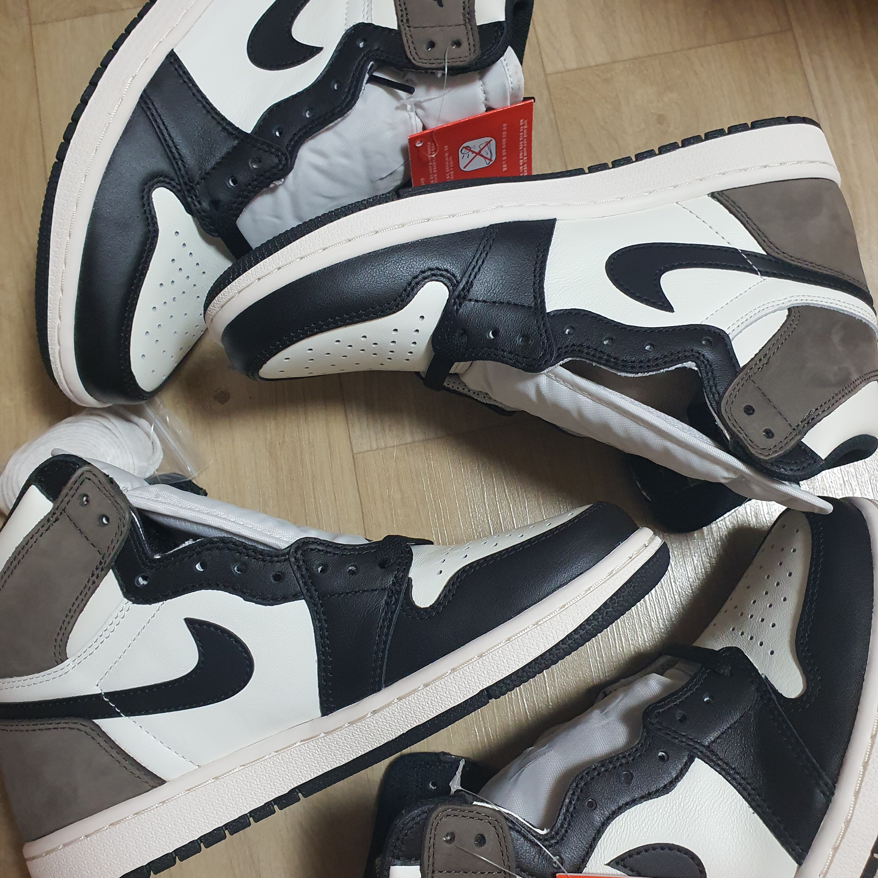 Jordan 1 Retro High OG Black Mocha 착용 스타일