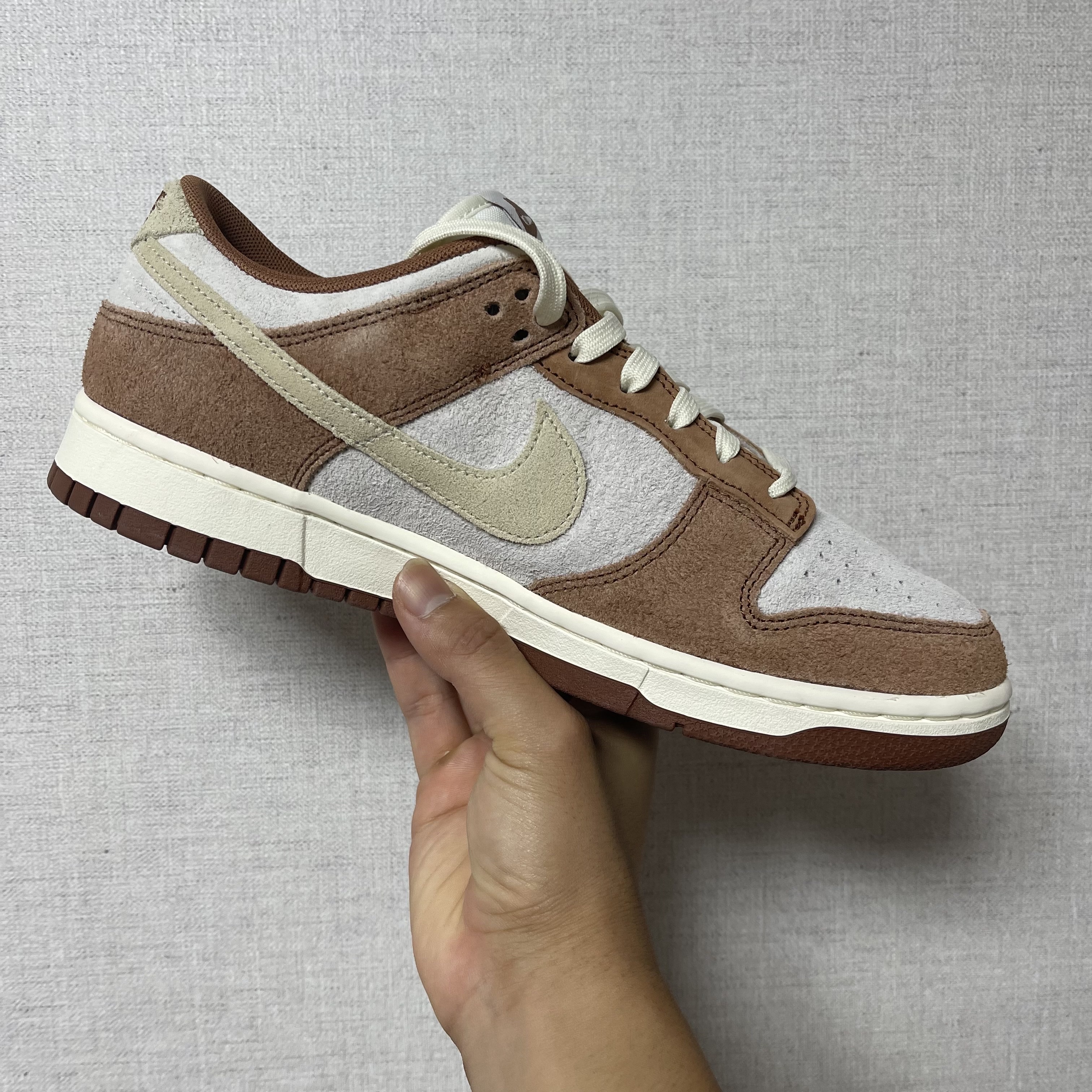 Nike Dunk Low Pro Premium Medium Curry 착용 스타일 - 2