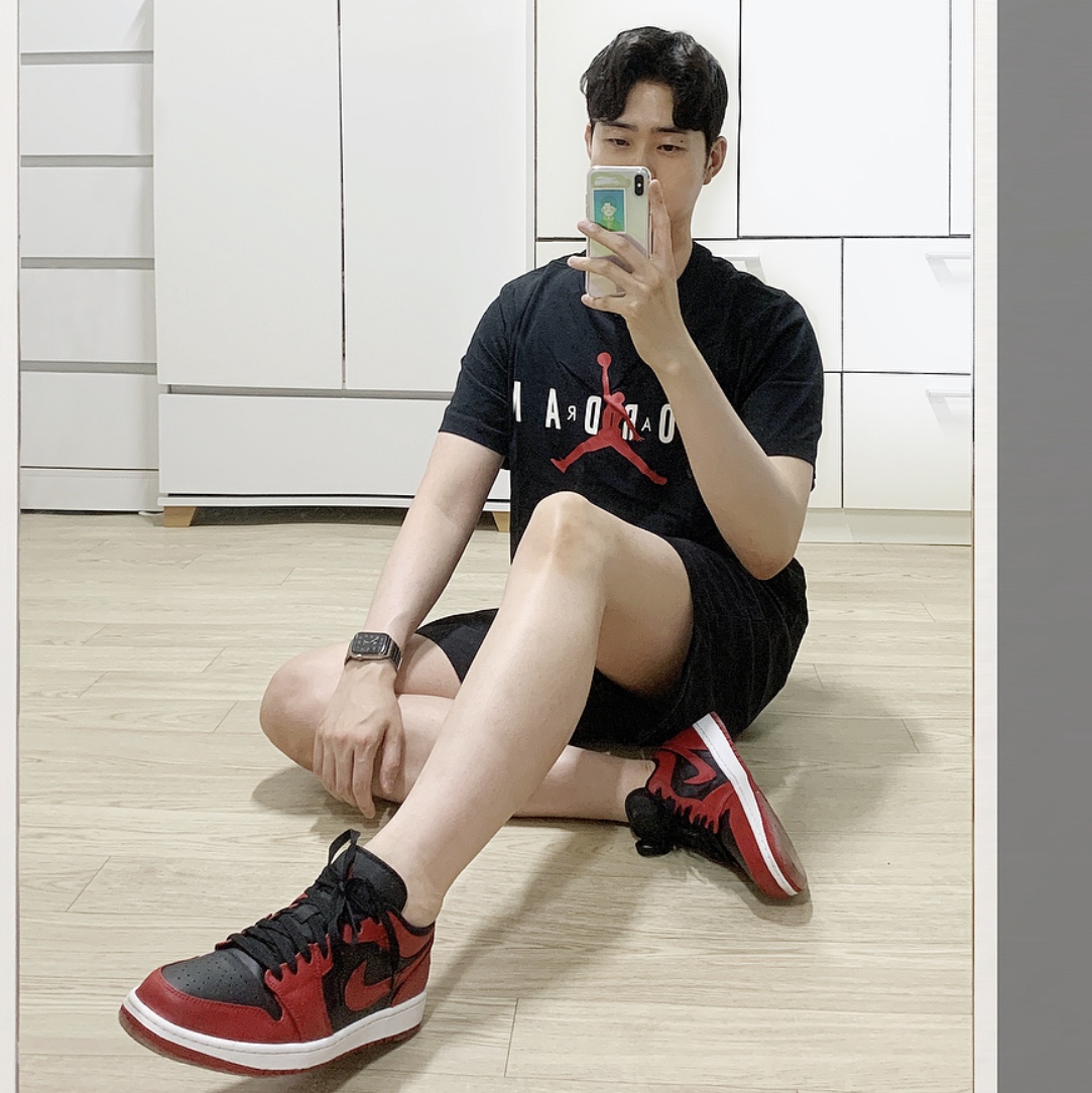 Jordan 1 Low Varsity Red 착용 스타일
