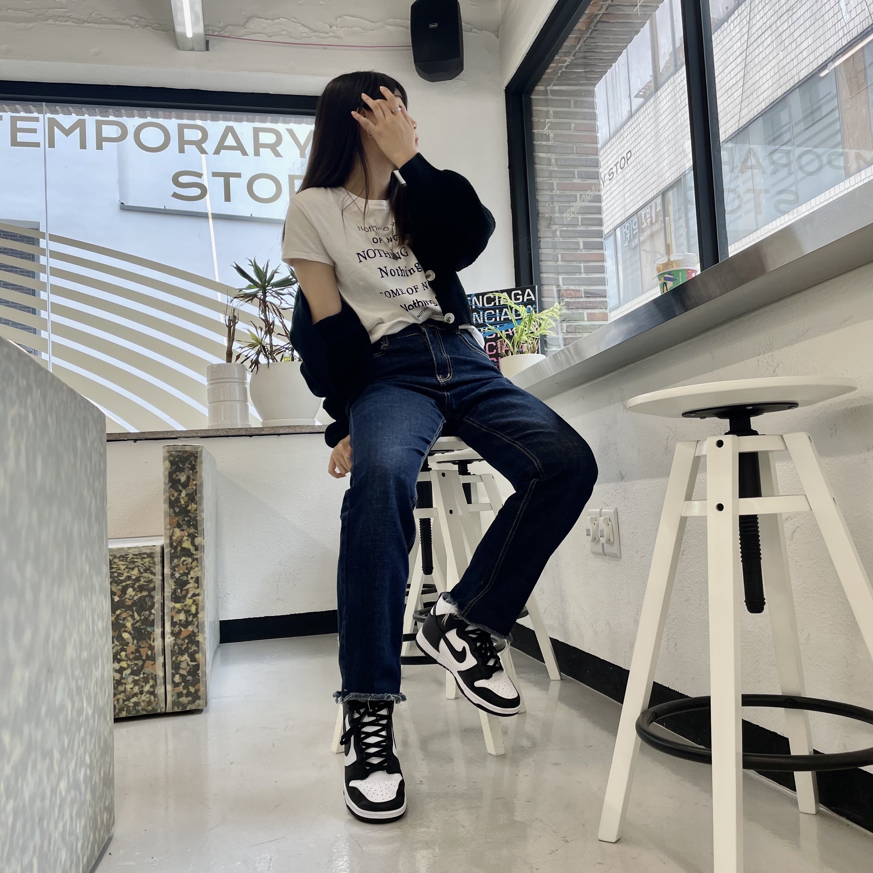 (W) Nike Dunk High Black and White, Nike Dunk High Retro Black and White 착용 스타일 - 1