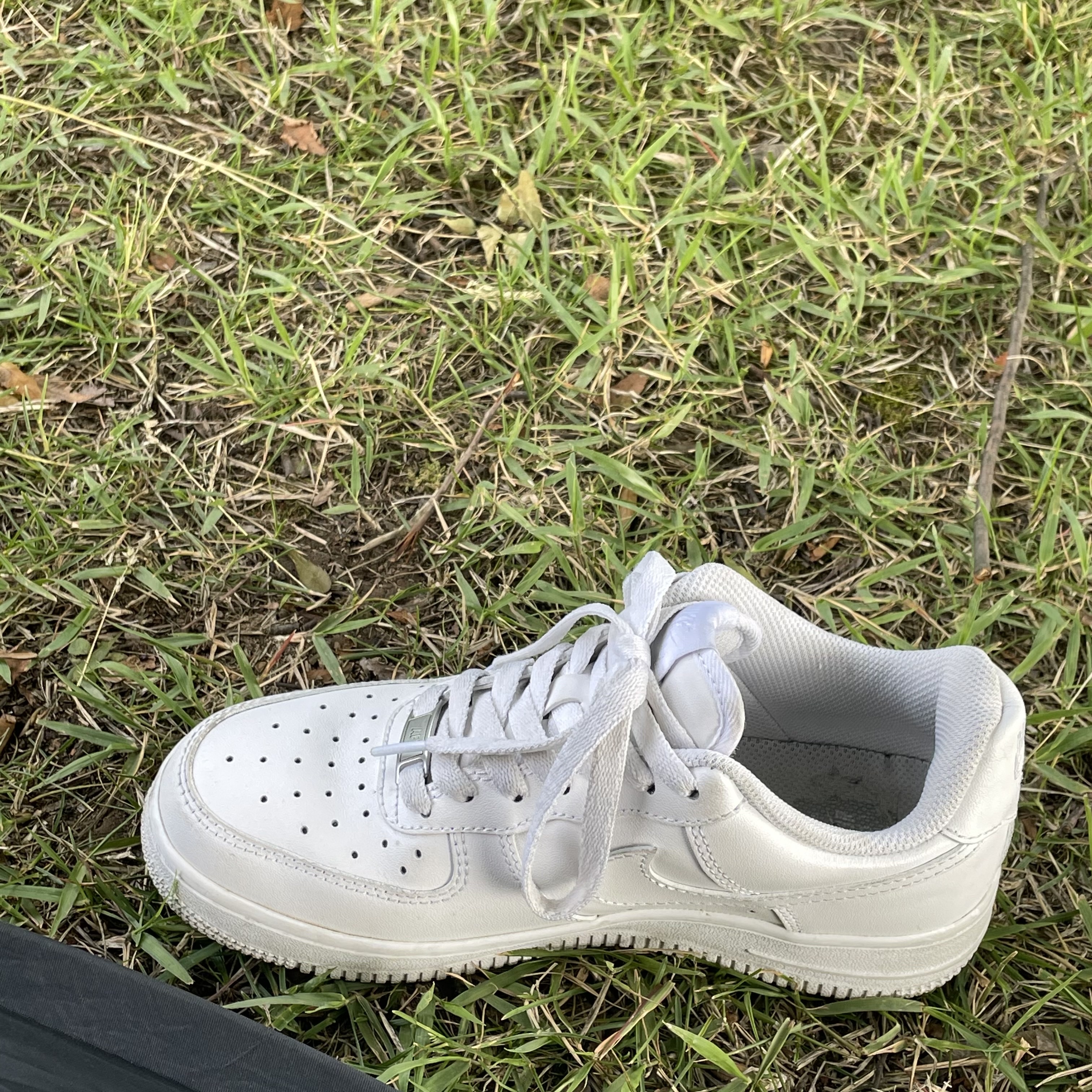 Nike Air Force 1 '07 Low White 착용 스타일 - 2