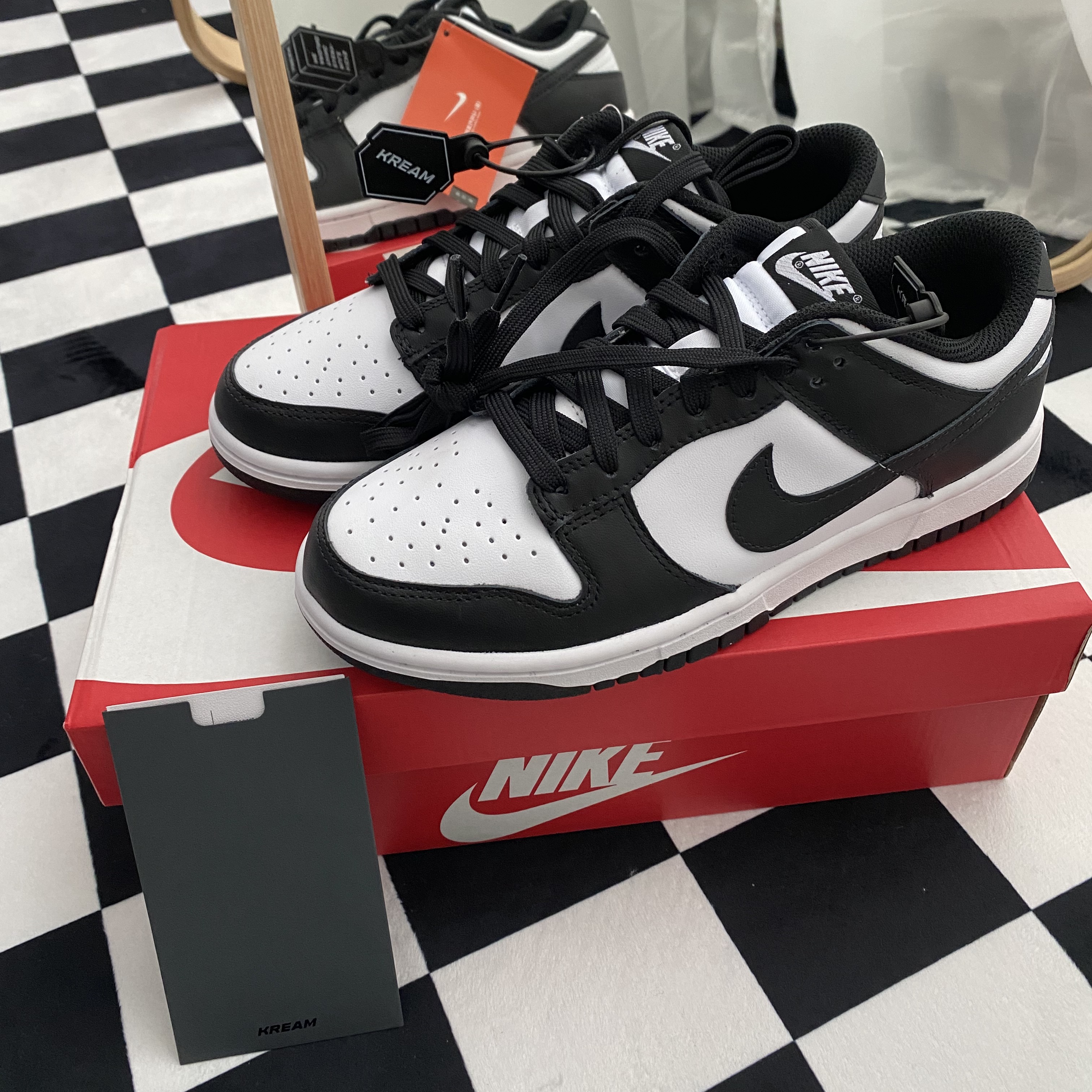 (W) Nike Dunk Low Black 착용 스타일 - 2