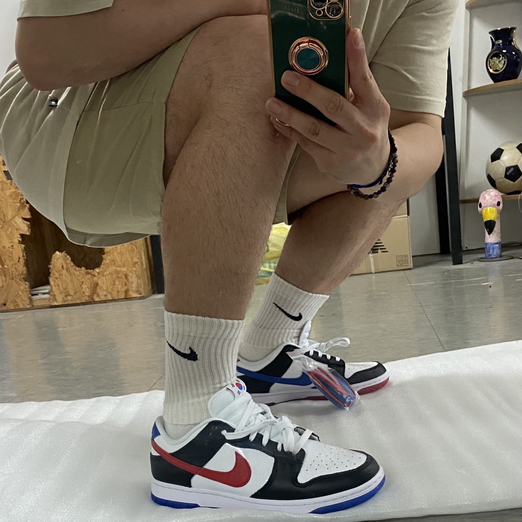 Nike Dunk Low SE Seoul (With Special Gift), IAB Studio Pigment T-Shirt Oatmeal 착용 스타일 - 2