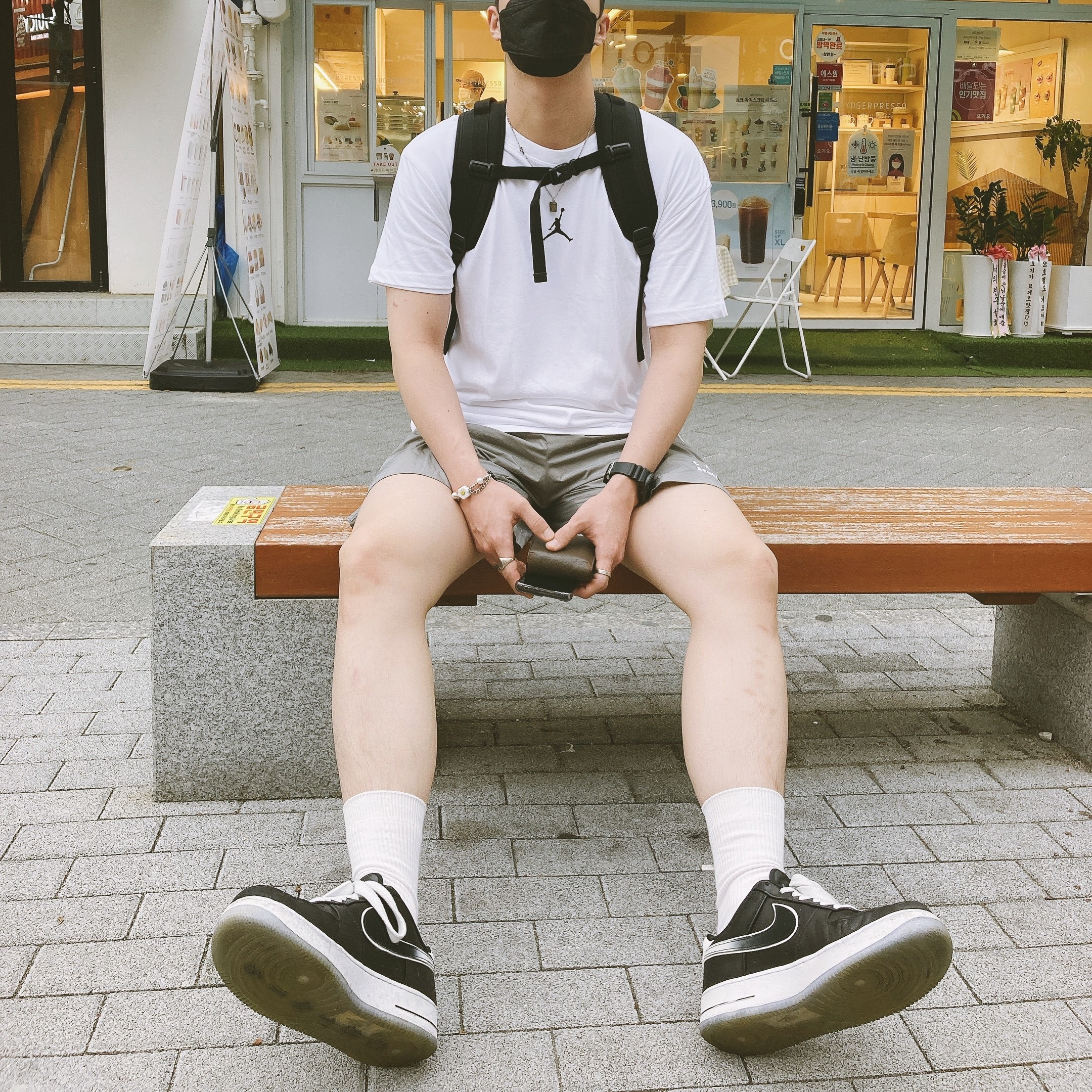 Nike Air Force 1 Low Colin Kaepernick, IAB Studio Woven Shorts Gray 착용 스타일