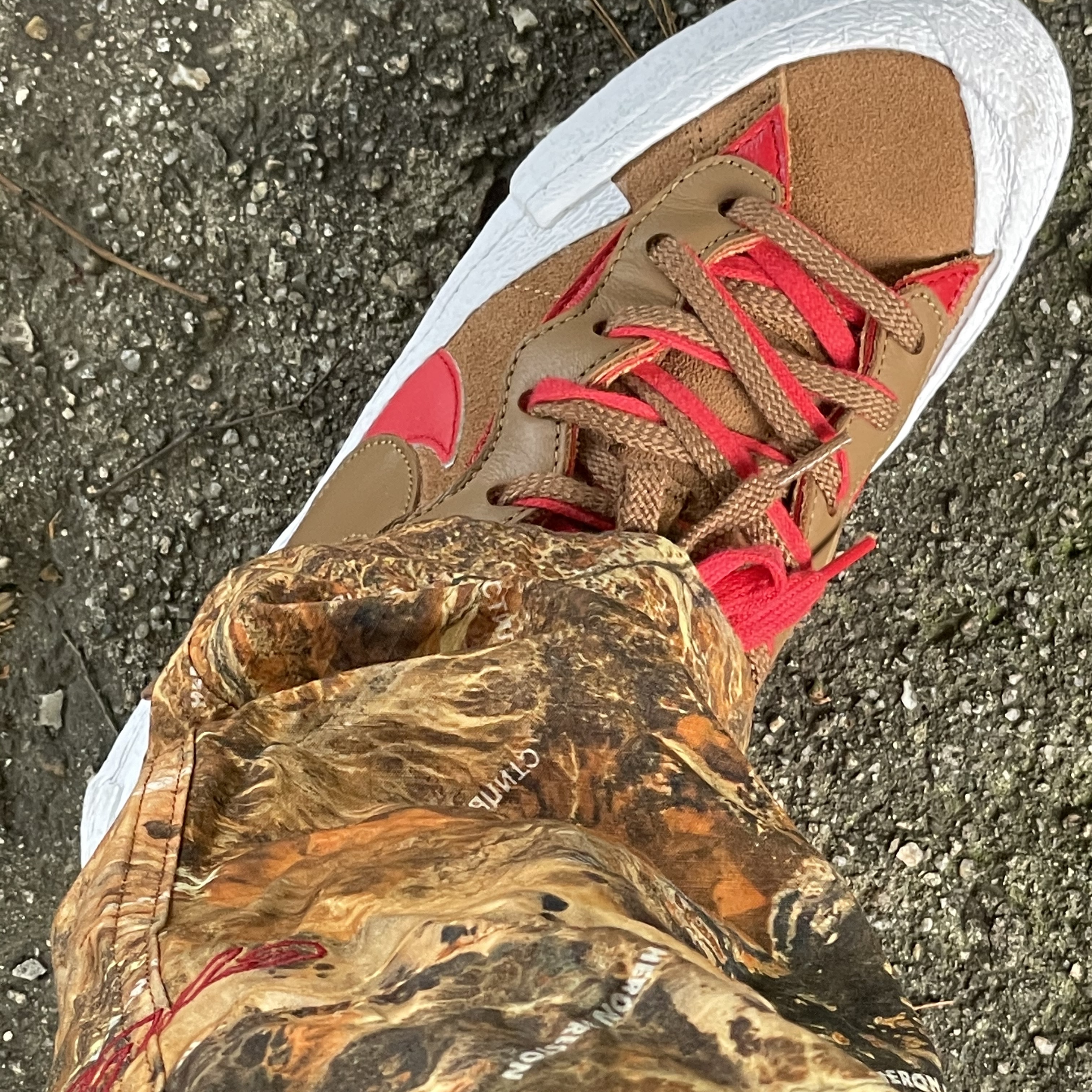 Nike x Sacai Blazer Low British Tan 착용 스타일