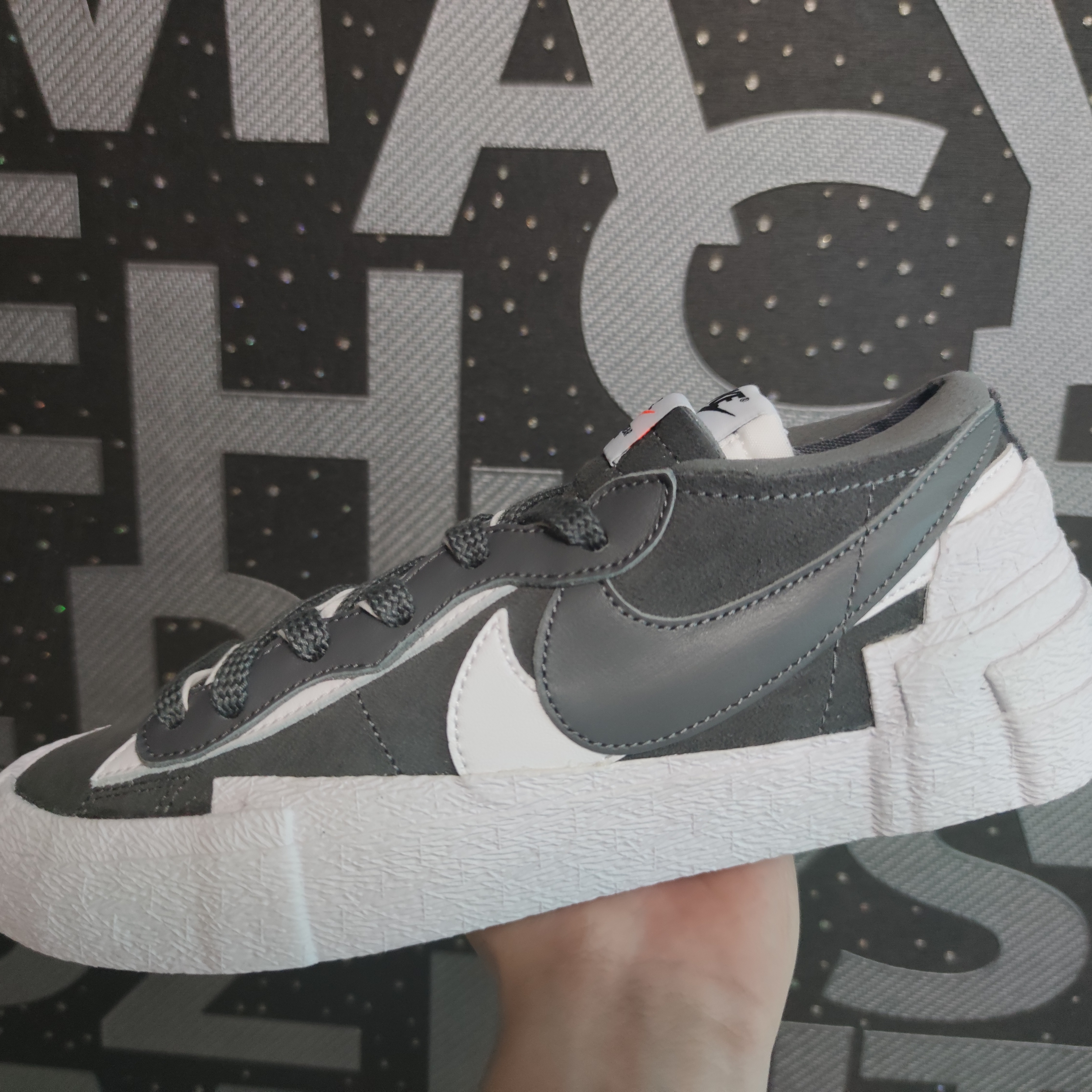 Nike x Sacai Blazer Low Iron Grey 착용 스타일 - 1