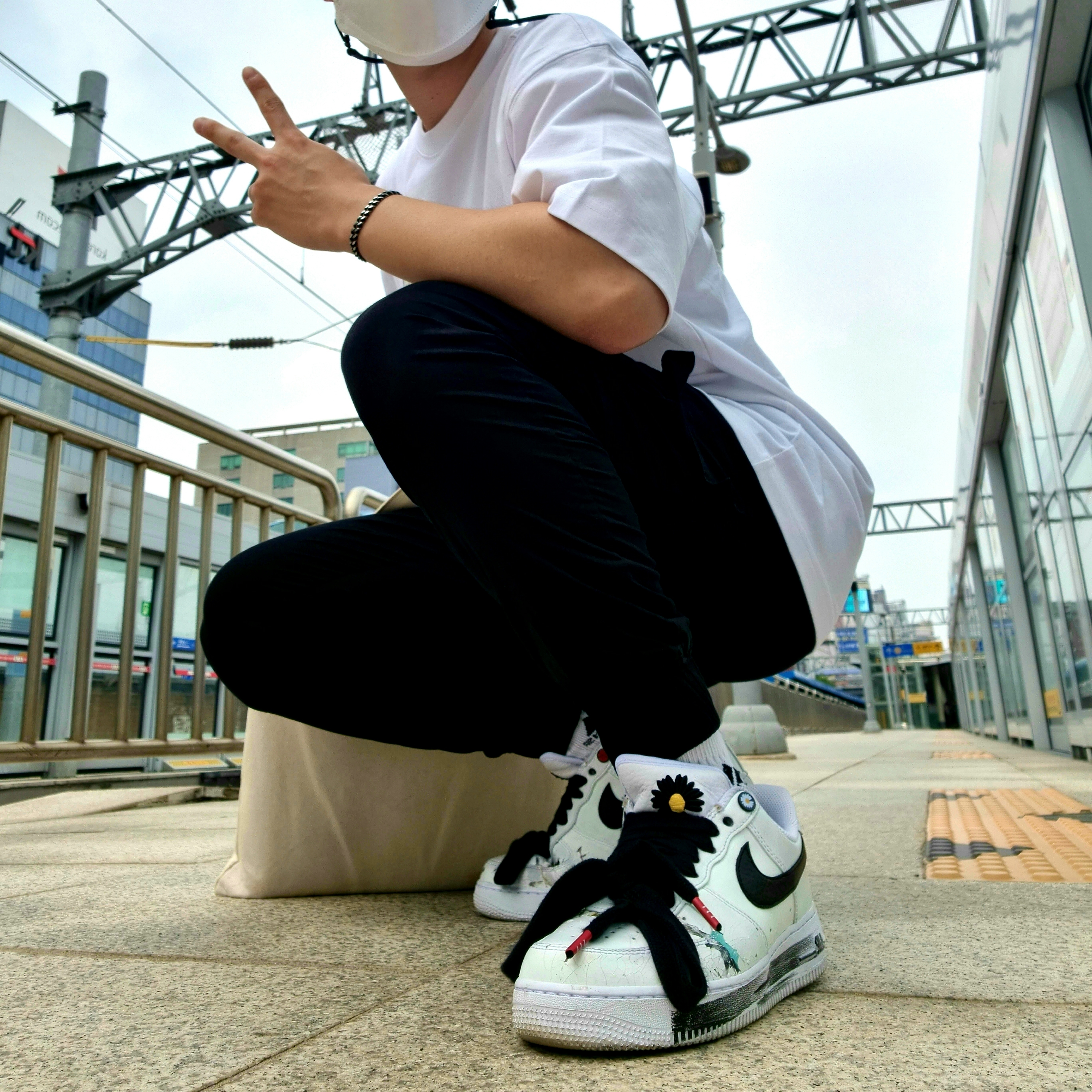 Nike x Peaceminusone Air Force 1 Low Para-Noise 2.0 착용 스타일 - 2