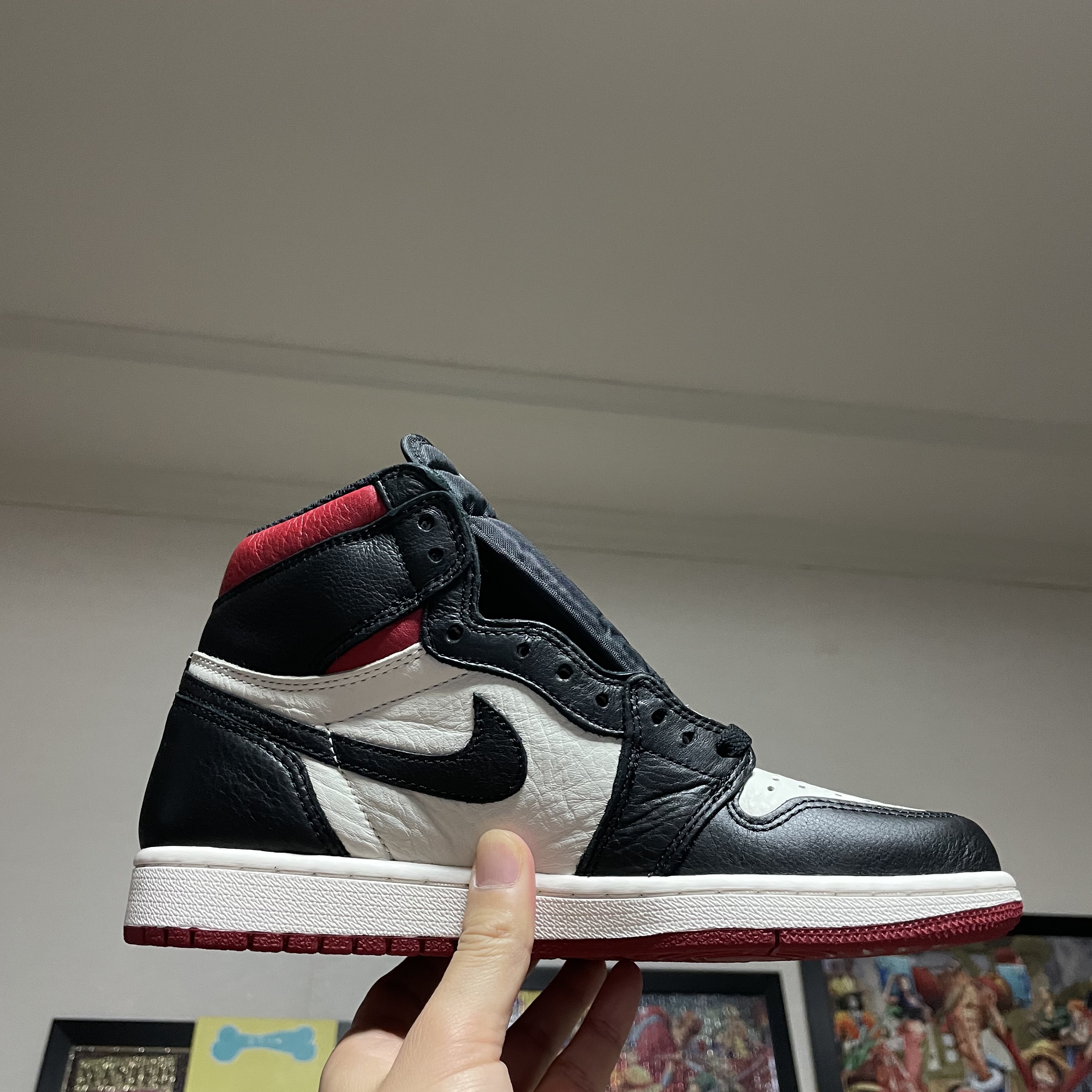 Jordan 1 Retro High Not for Resale Varsity Red 착용 스타일 - 5