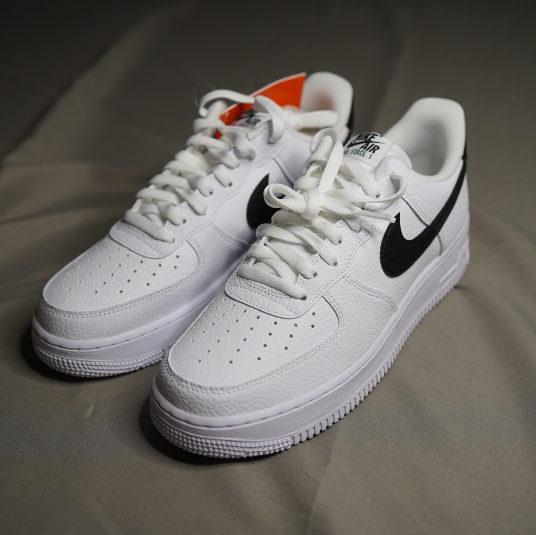Nike Air Force 1 '07 White Black 착용 스타일 - 1
