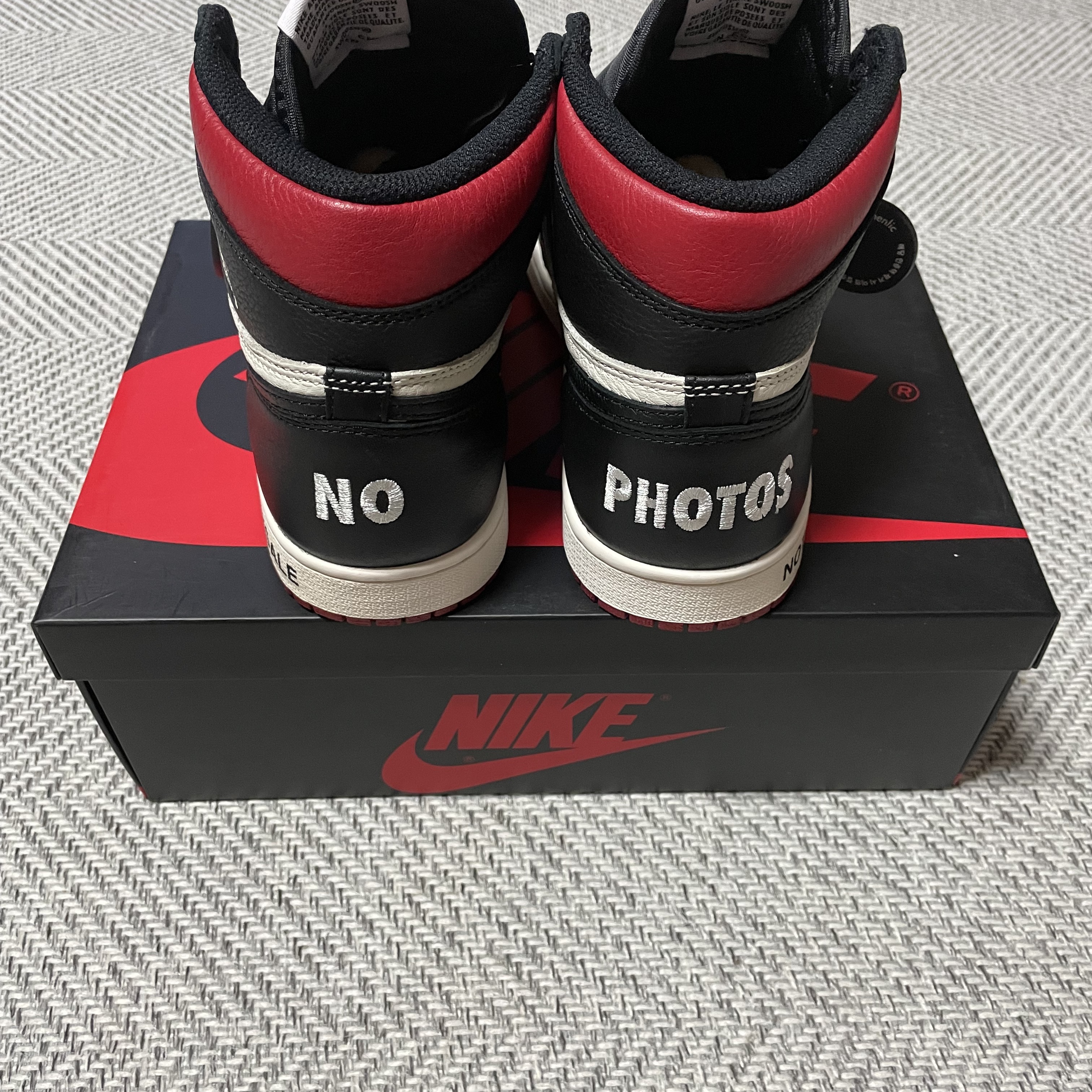 Jordan 1 Retro High Not for Resale Varsity Red 착용 스타일 - 3