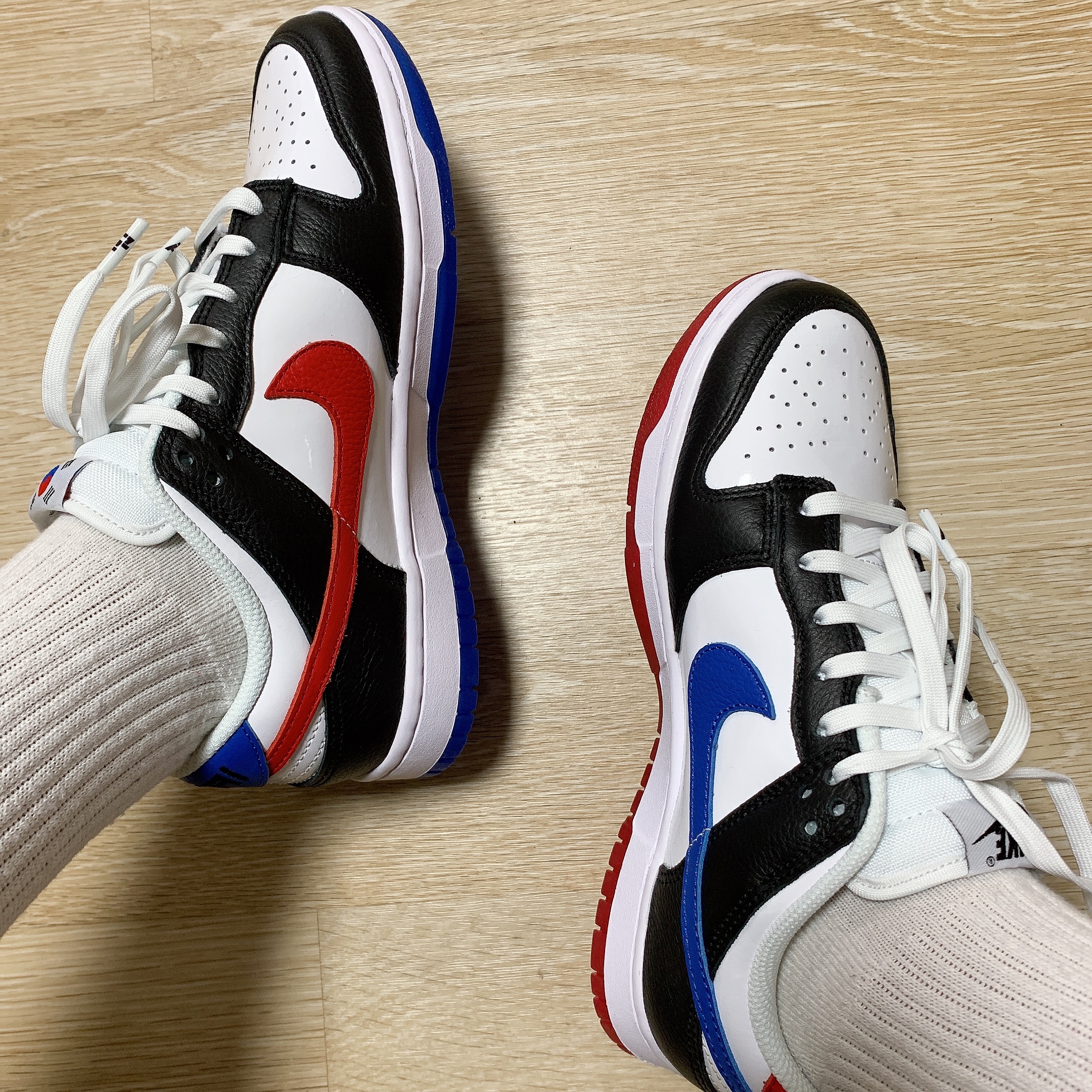Nike Dunk Low SE Seoul (With Special Gift) 착용 스타일 - 2