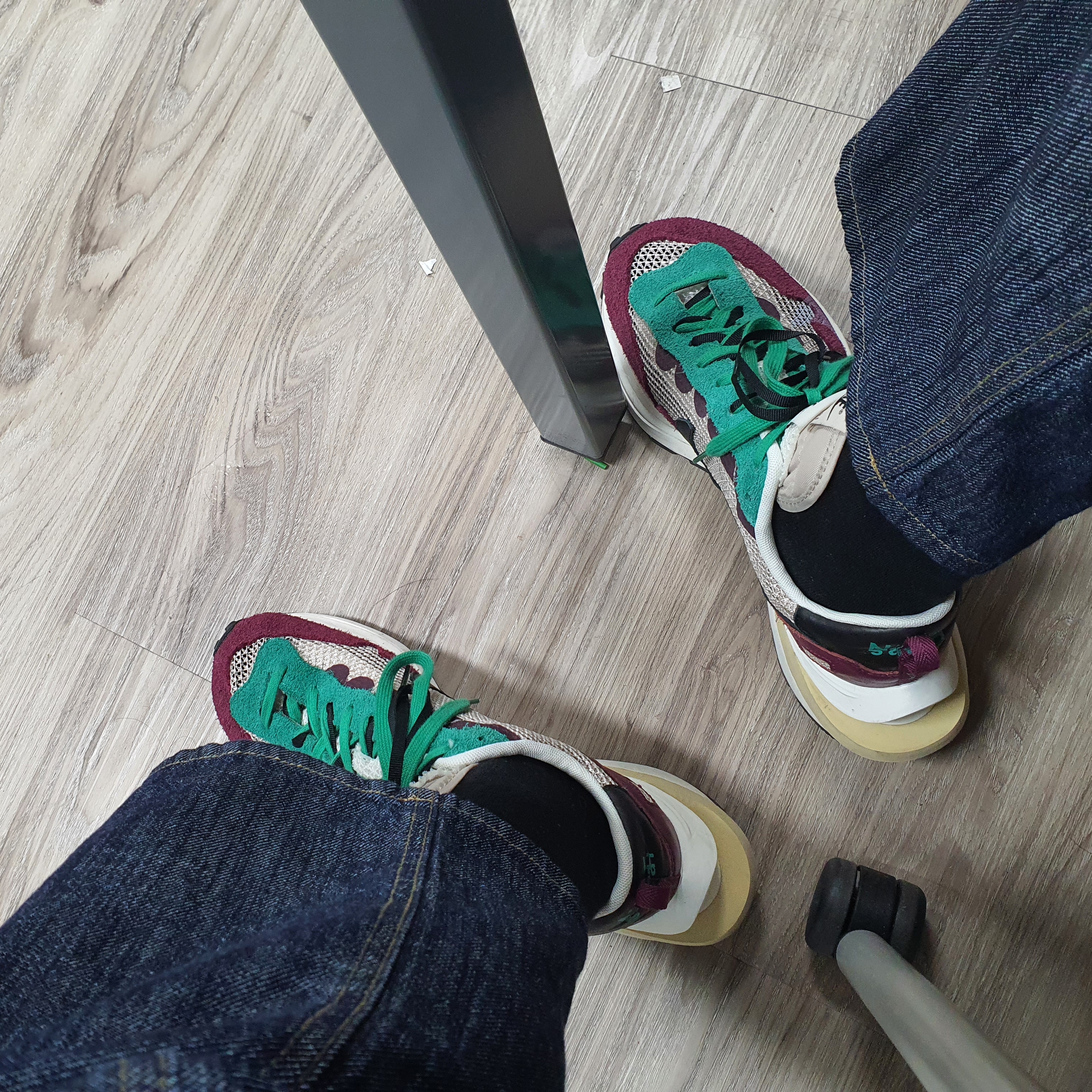 Nike x Sacai VaporWaffle String & Black Villain Red 착용 스타일