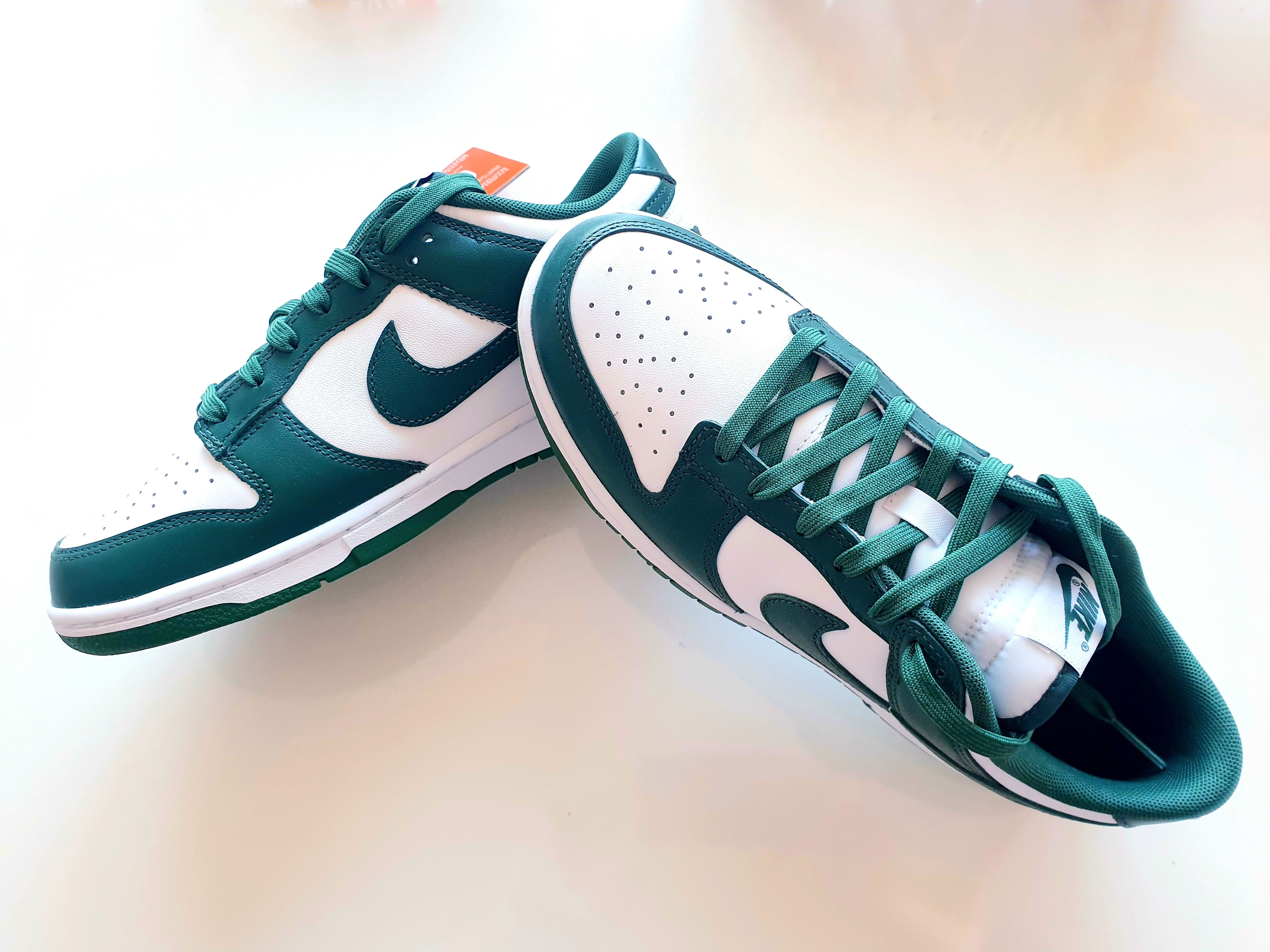 Nike Dunk Low Retro Varsity Green 착용 스타일