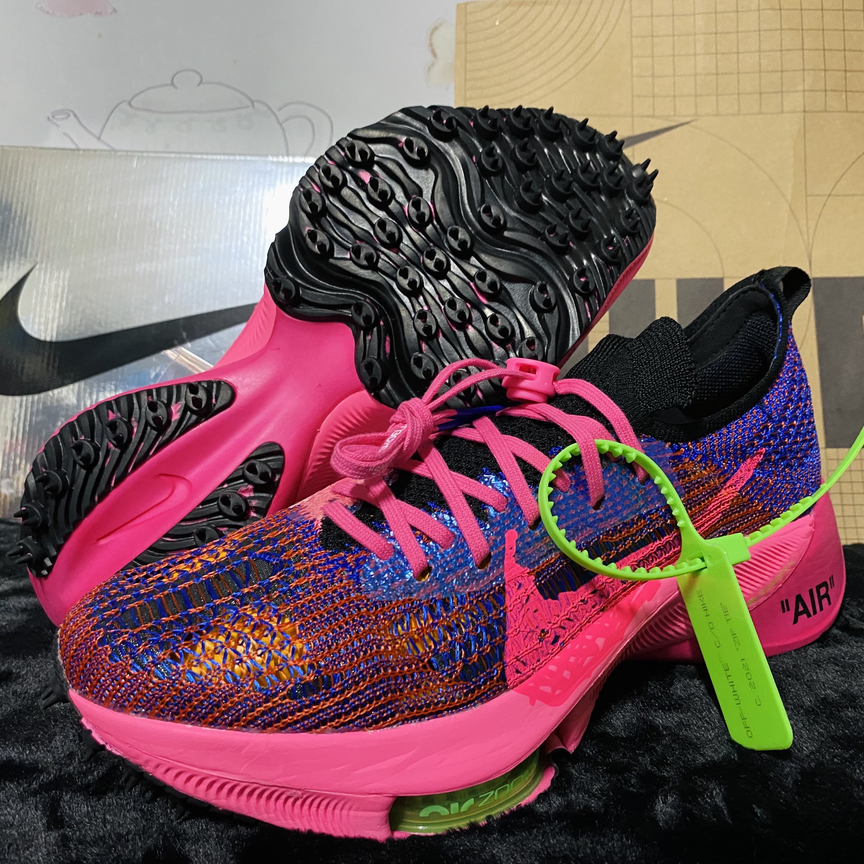 Nike x Off-White Air Zoom Tempo Next% Pink Glow 착용 스타일