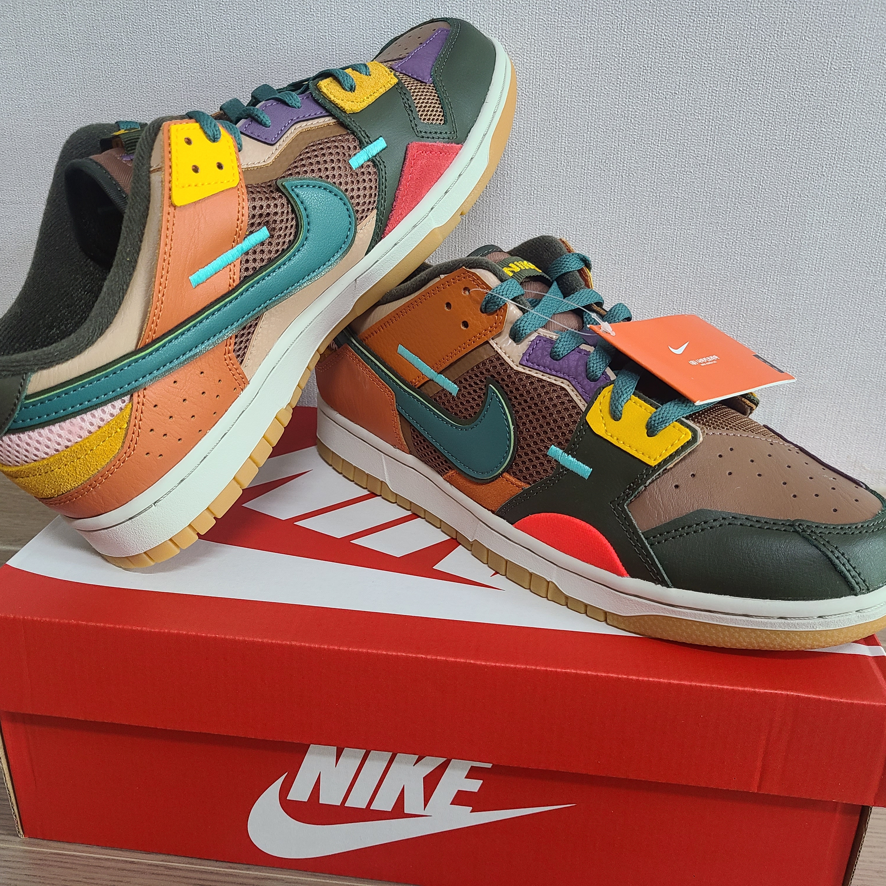 Nike Dunk Scrap Archeo Brown 착용 스타일