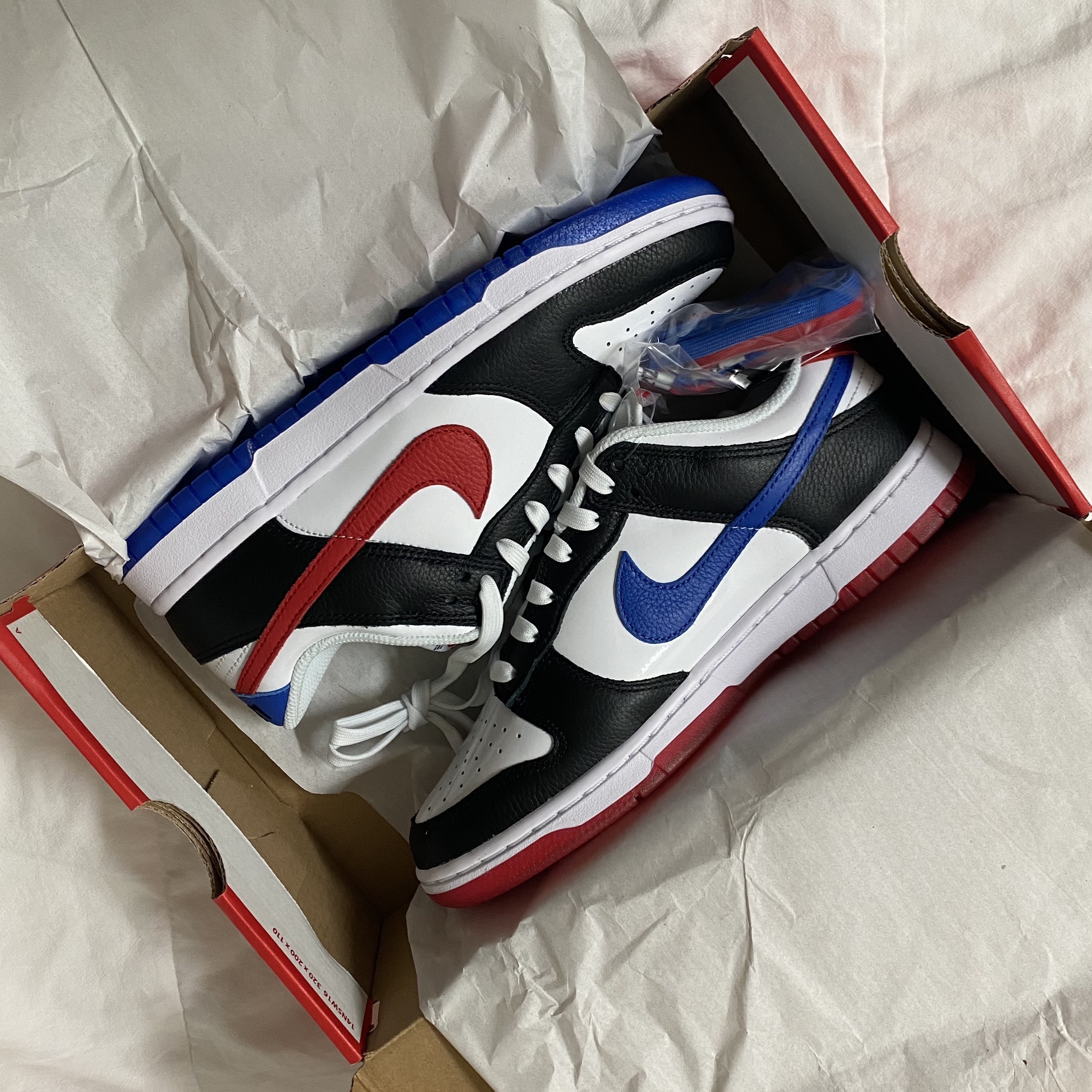 Nike Dunk Low SE Seoul (With Special Gift) 착용 스타일 - 2