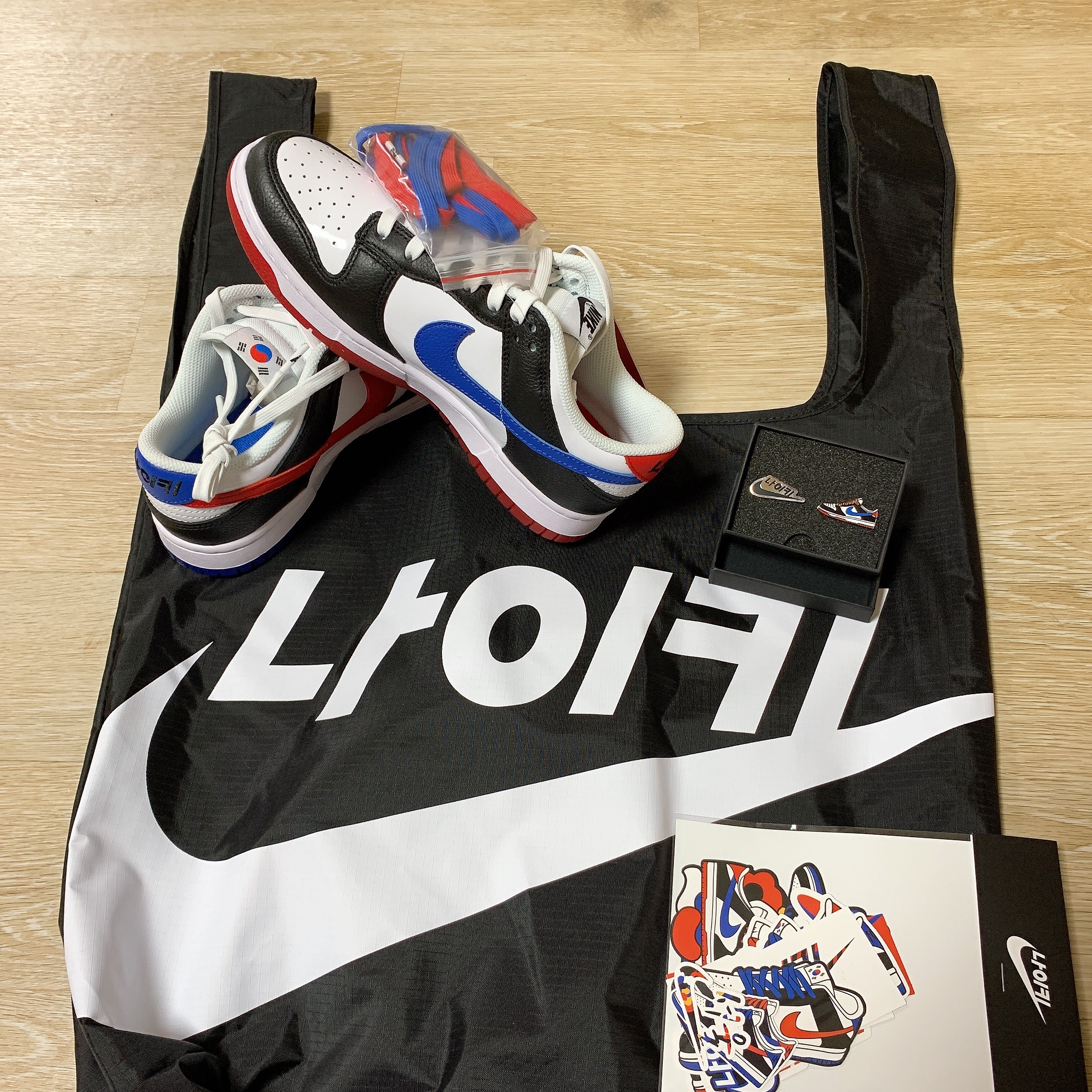 Nike Dunk Low SE Seoul (With Special Gift) 착용 스타일 - 1