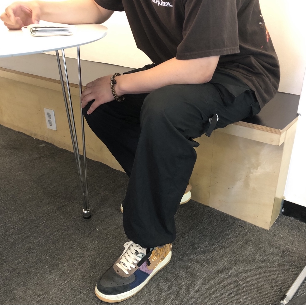 Nike x Travis Scott Air Force 1 Low Cactus Jack 착용 스타일