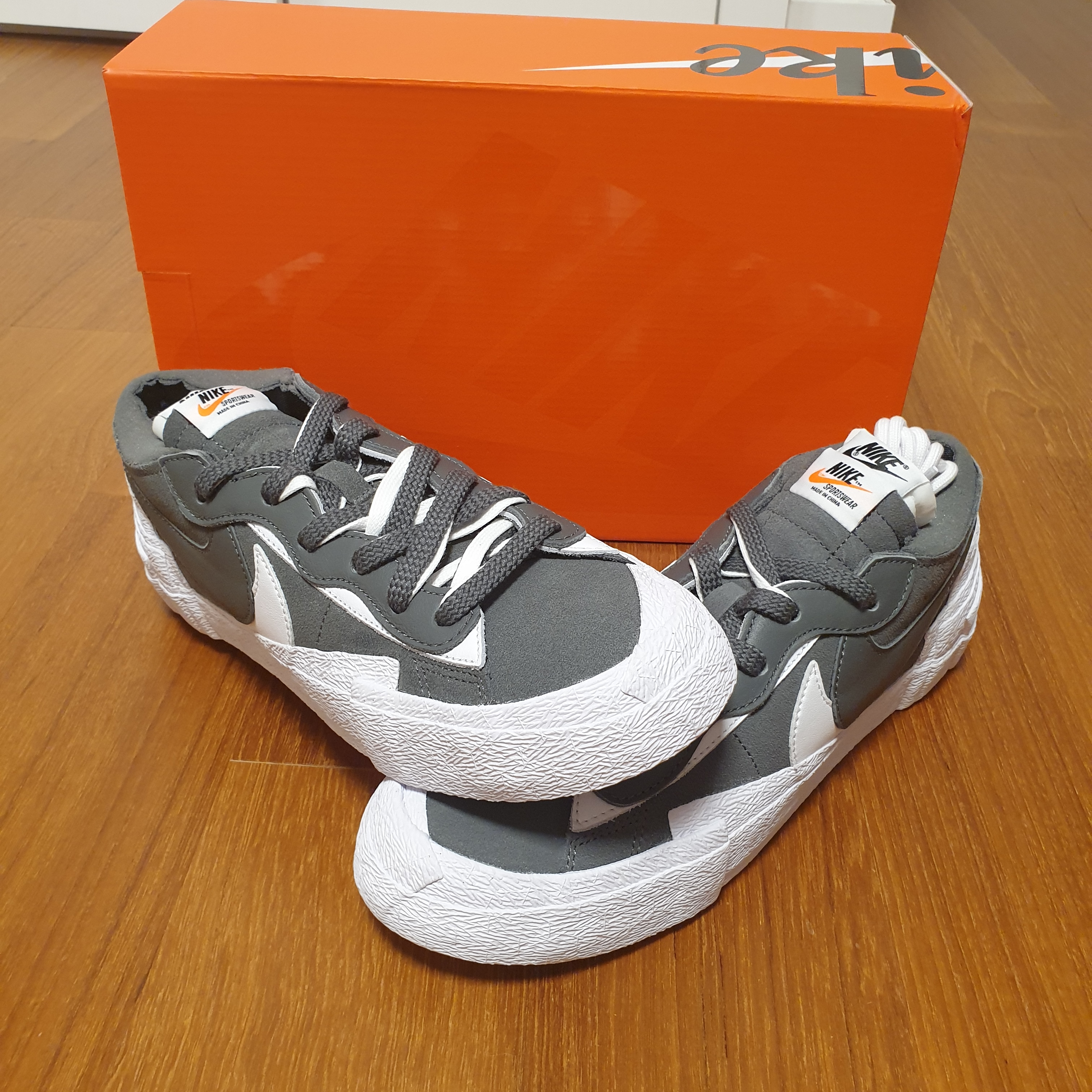 Nike x Sacai Blazer Low Iron Grey 착용 스타일 - 2