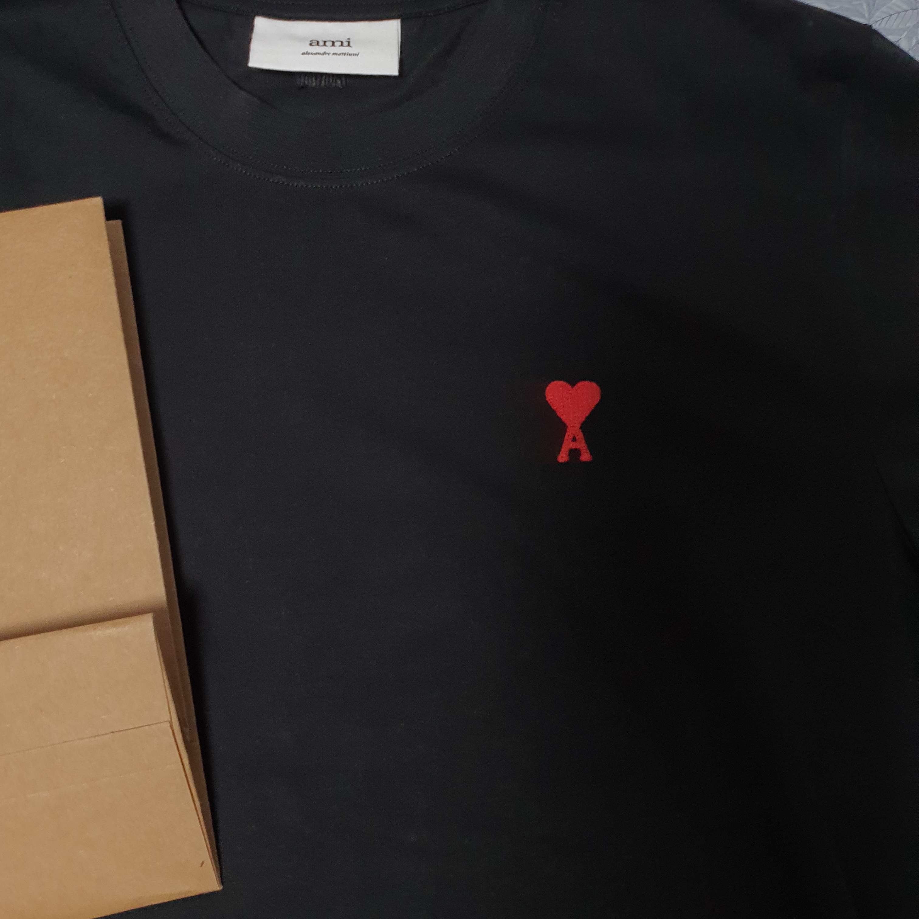 AMI de Coeur T-Shirt Black 착용 스타일 - 2