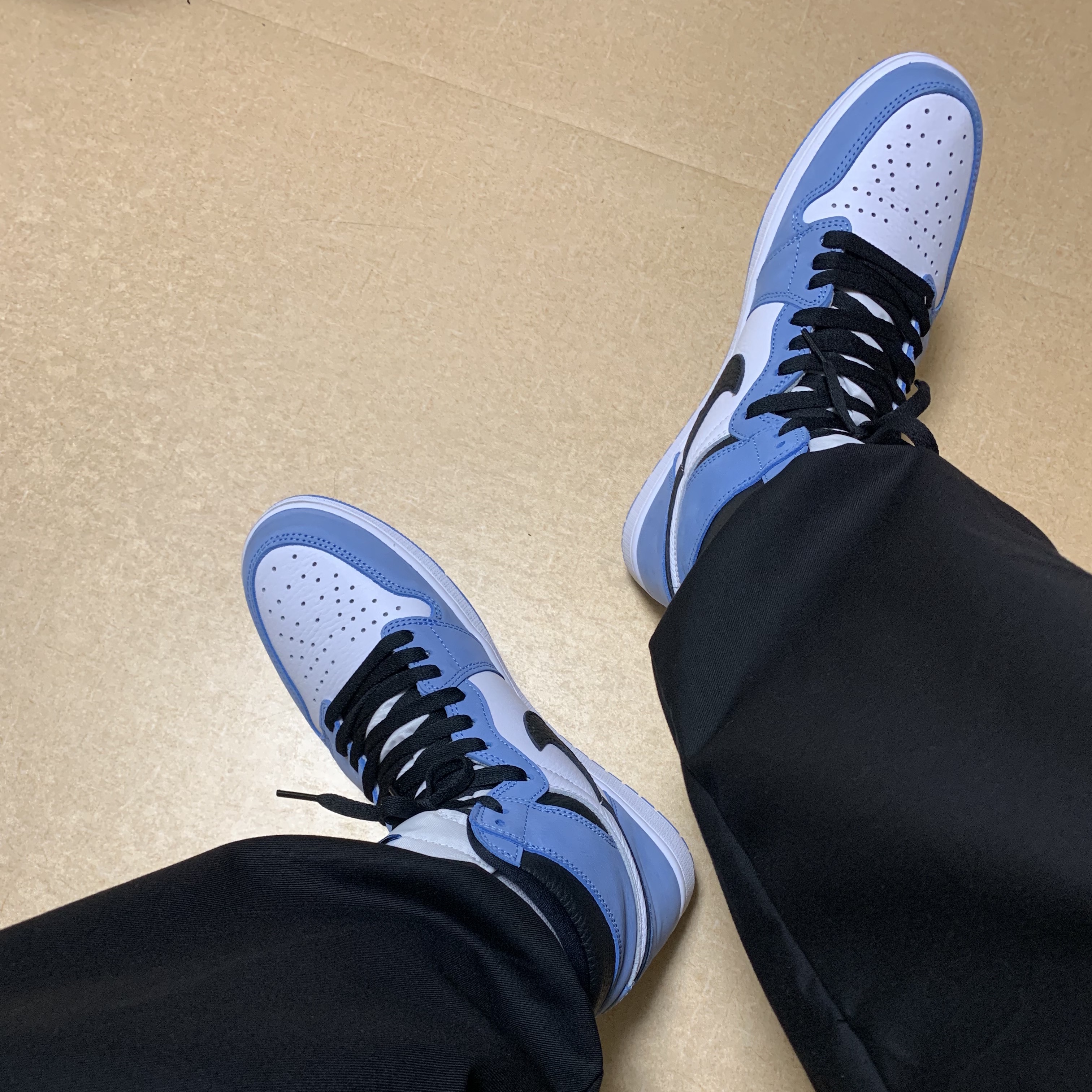 Jordan 1 Retro High OG University Blue 착용 스타일