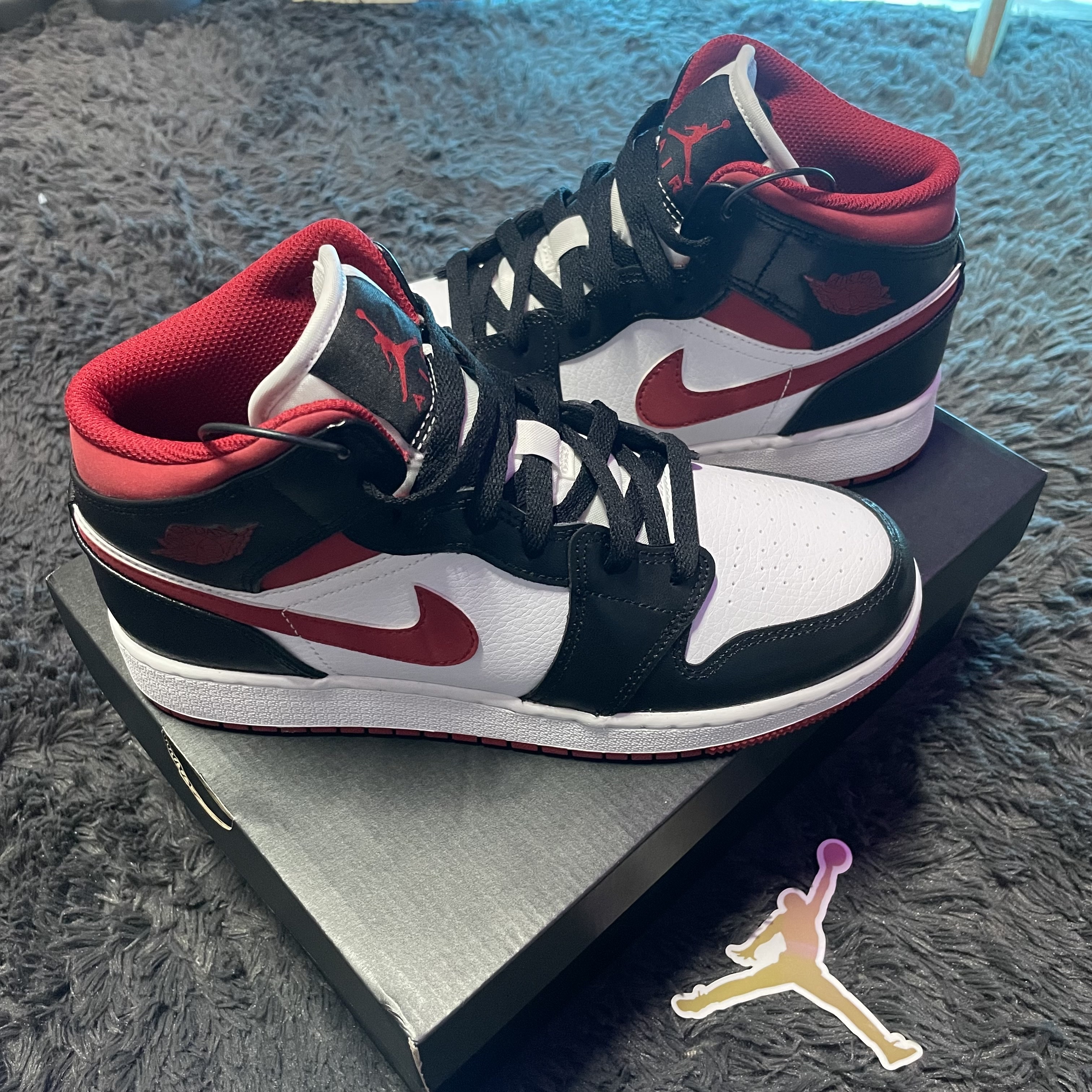 Jordan 1 Mid Gym Red Black White, (GS) Jordan 1 Mid Gym Red Black White 착용 스타일 - 2