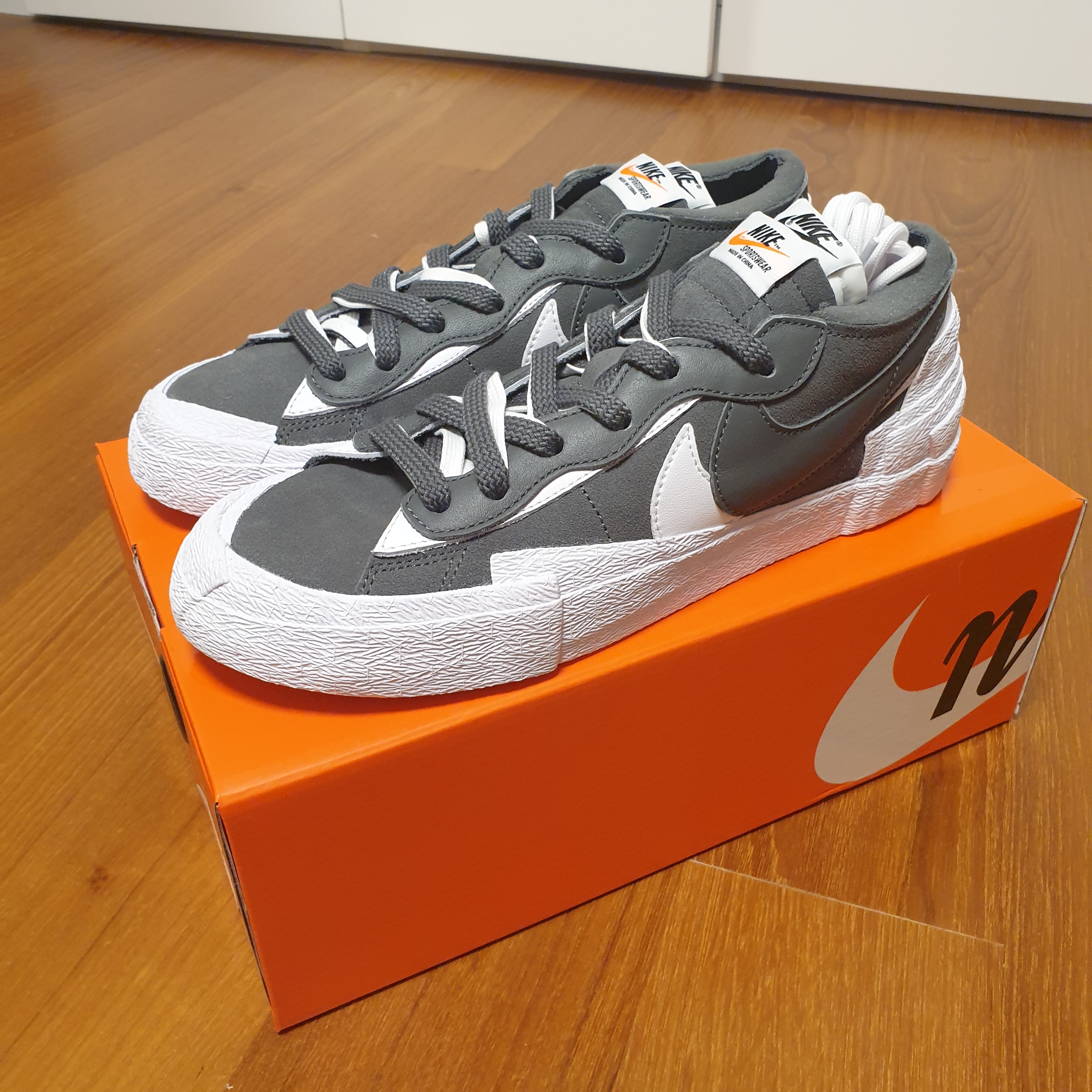 Nike x Sacai Blazer Low Iron Grey 착용 스타일 - 3