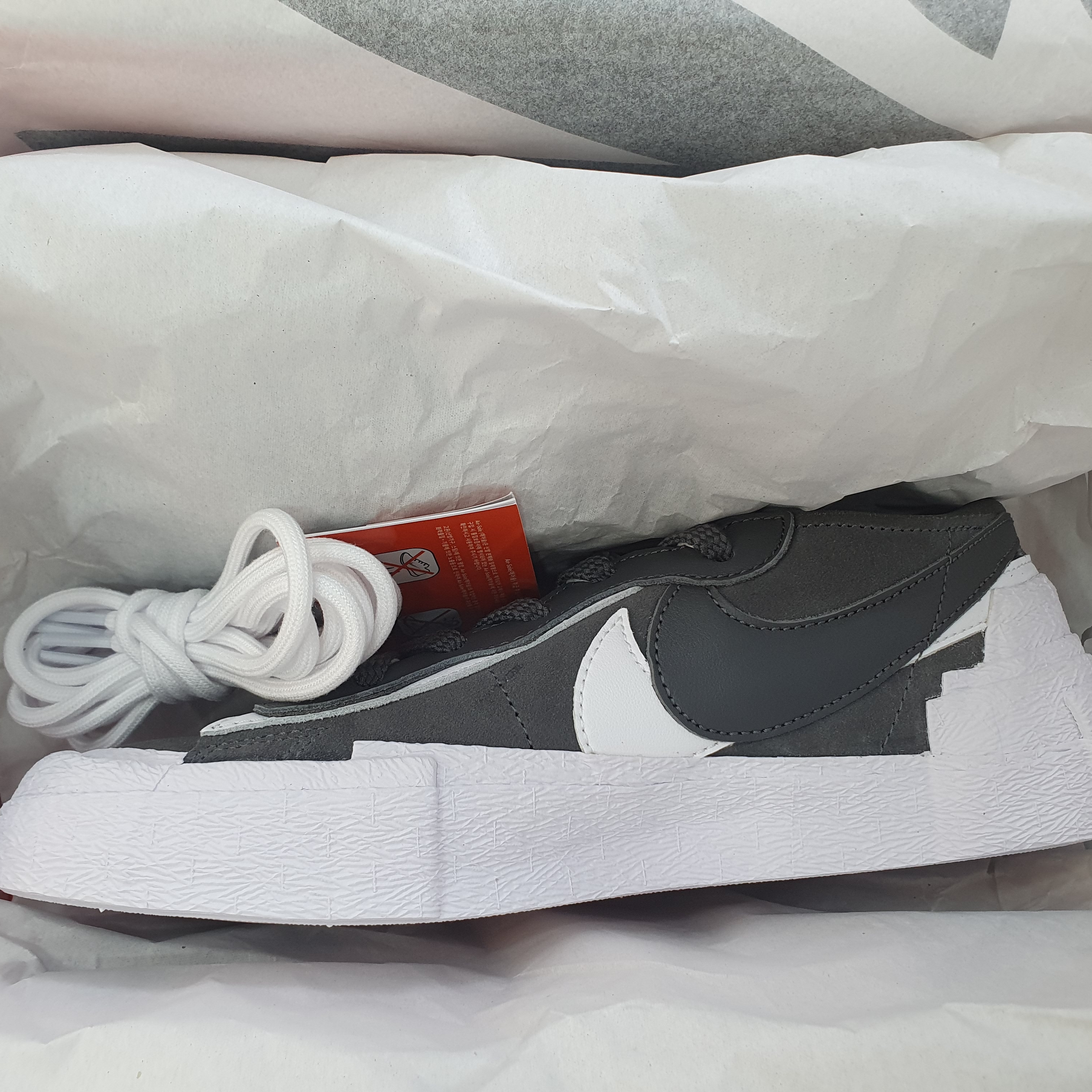 Nike x Sacai Blazer Low Iron Grey 착용 스타일