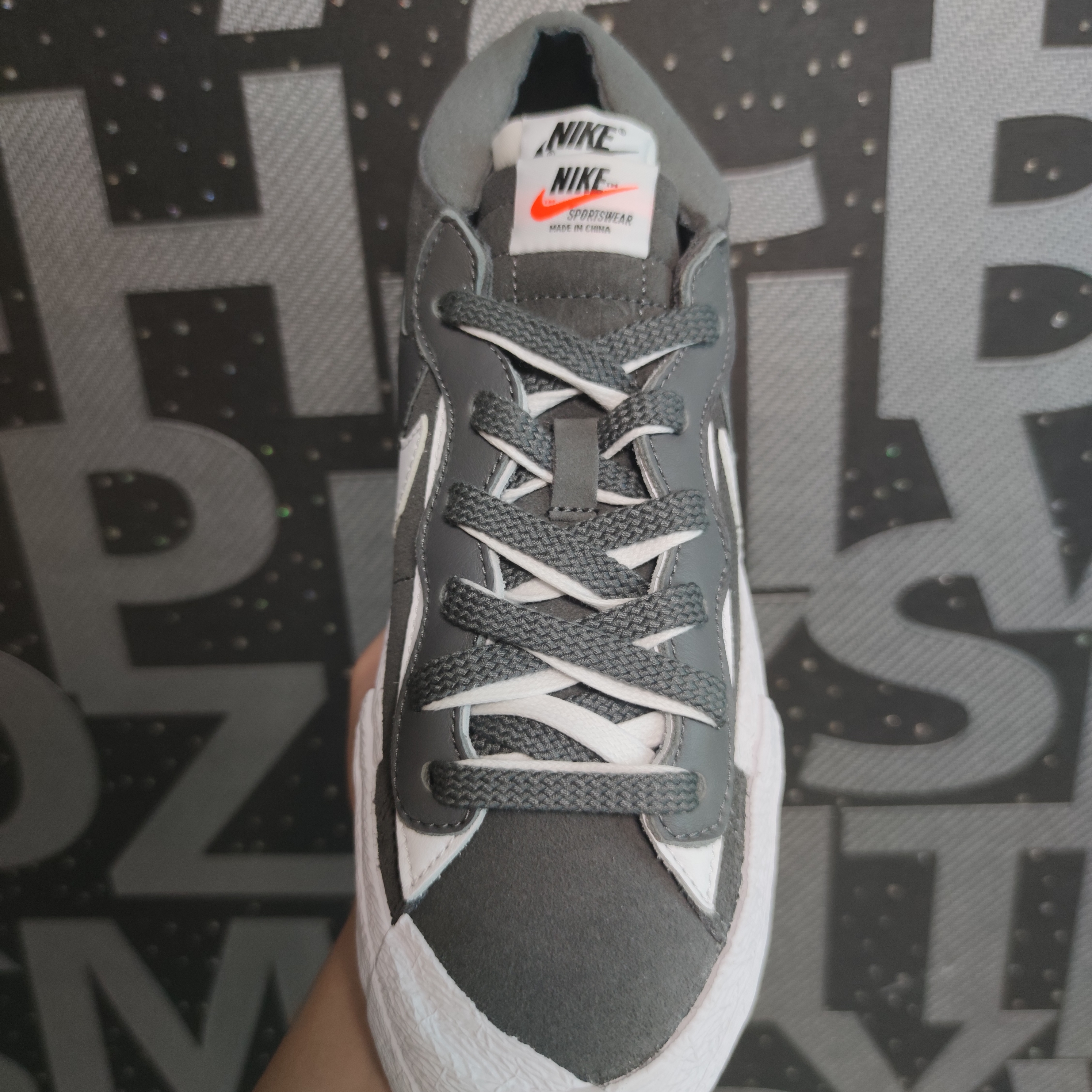 Nike x Sacai Blazer Low Iron Grey 착용 스타일 - 2