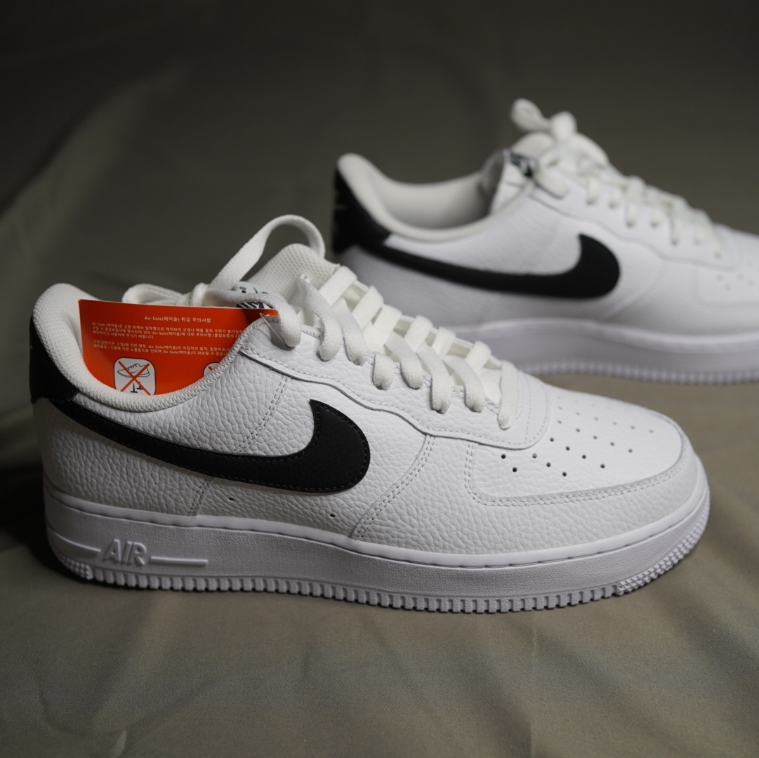 Nike Air Force 1 '07 White Black 착용 스타일 - 2