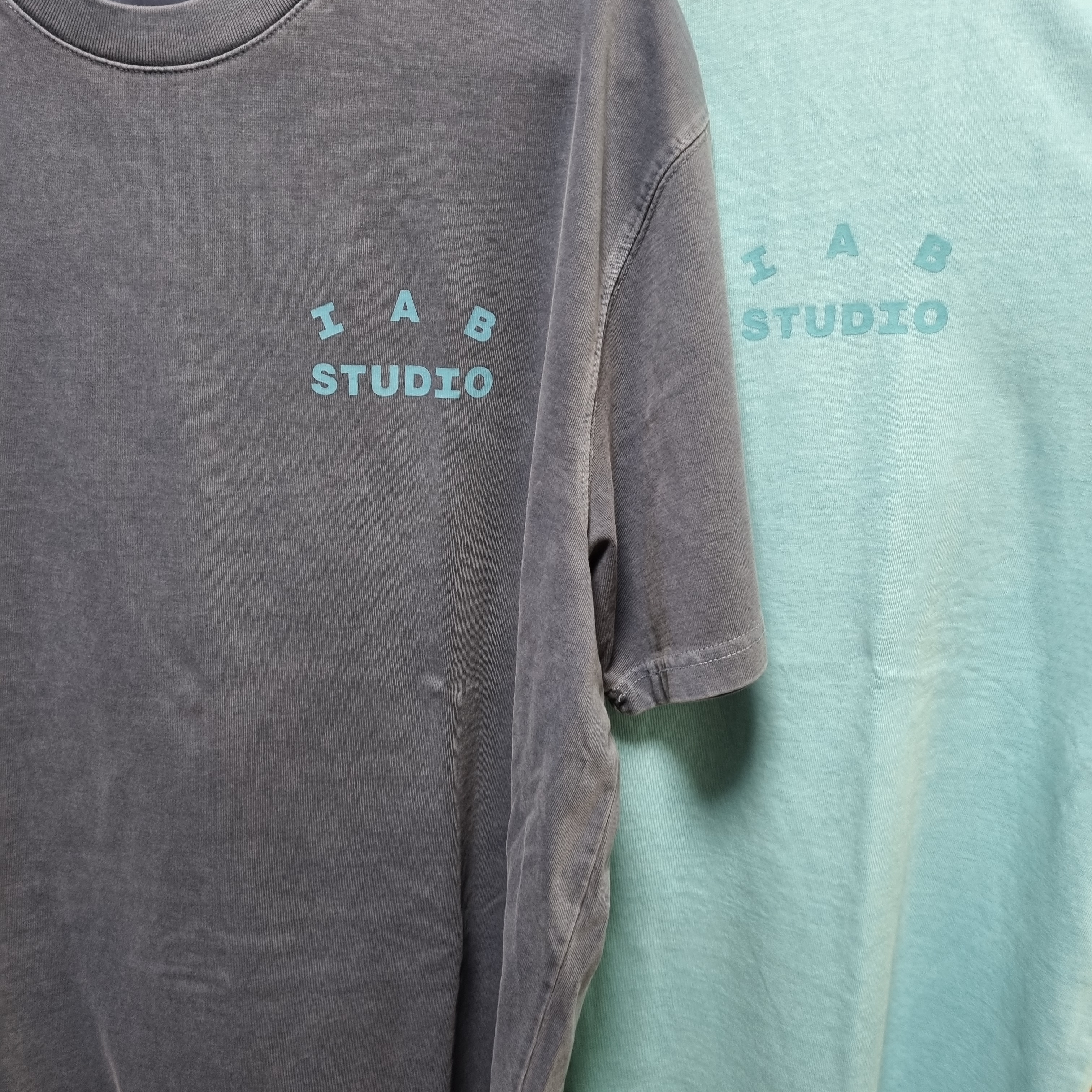 IAB Studio Pigment T-Shirt Cyan, IAB Studio Pigment T-Shirt Blue 착용 스타일