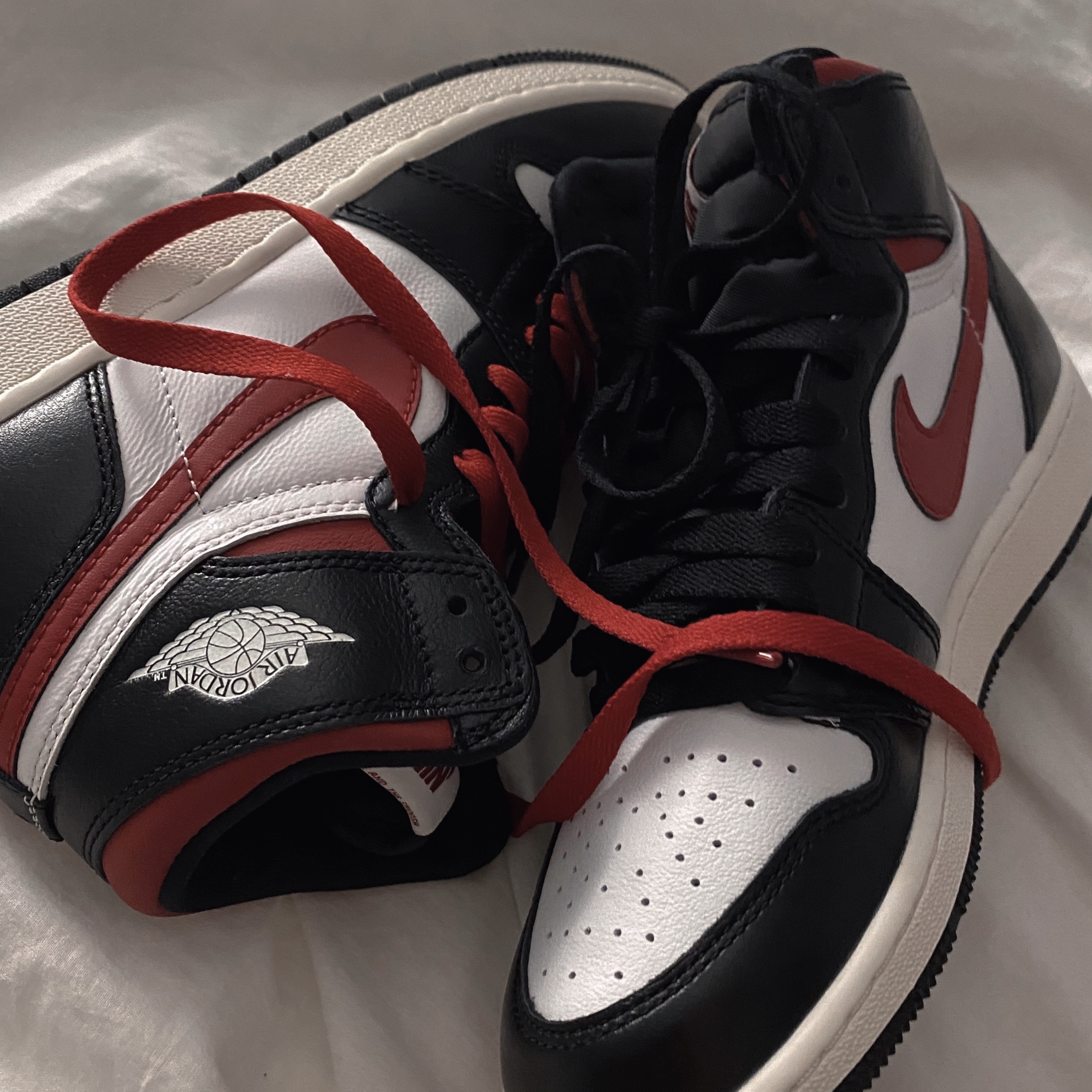 Jordan 1 Retro High OG Gym Red, (GS) Jordan 1 Retro High OG Gym Red 착용 스타일 - 1