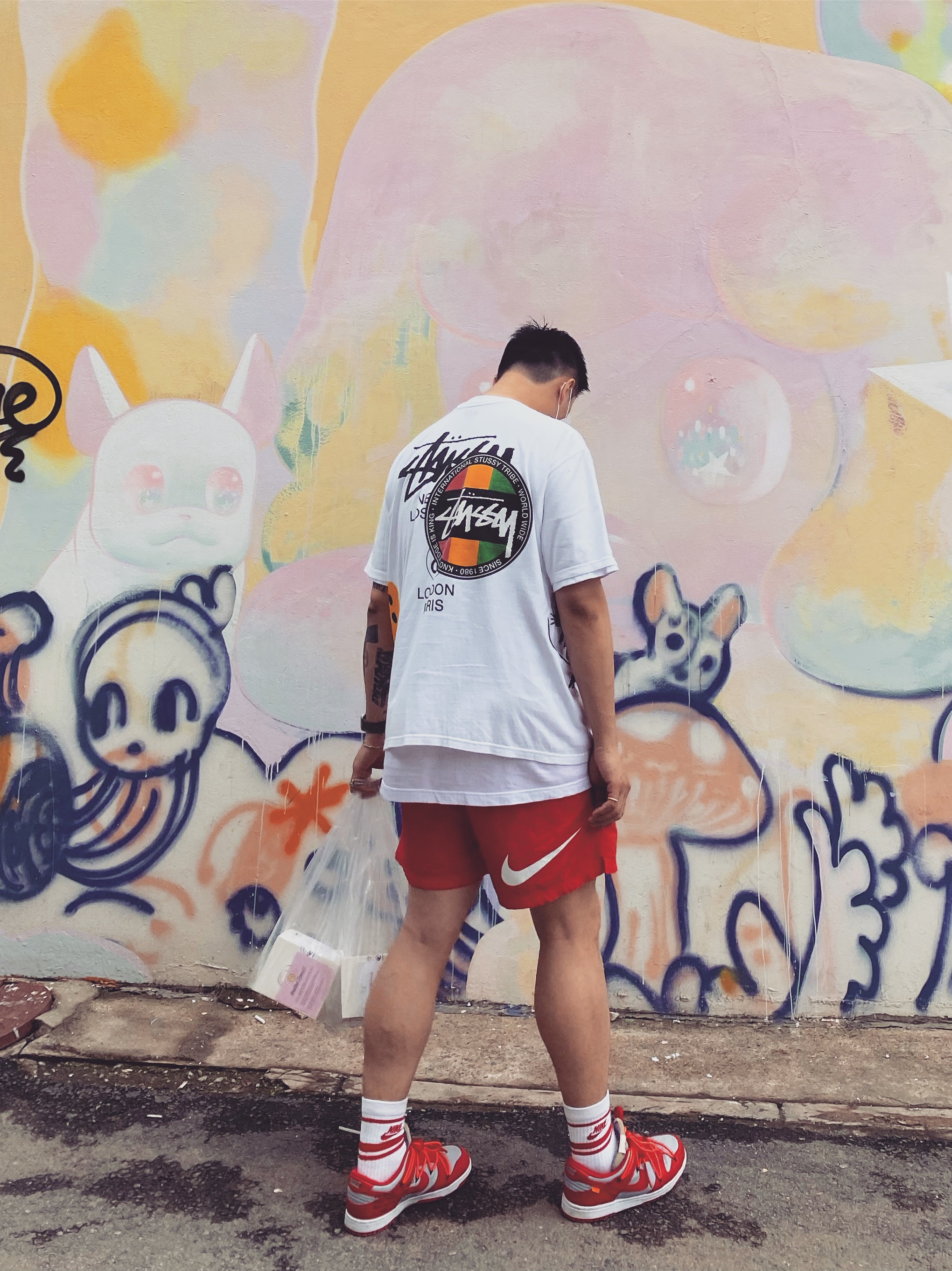 Stussy x Cactus Plant Flea Market USA 2019 T-Shirt White, Nike x Stussy Water Shorts Habanero Red 착용 스타일 - 1