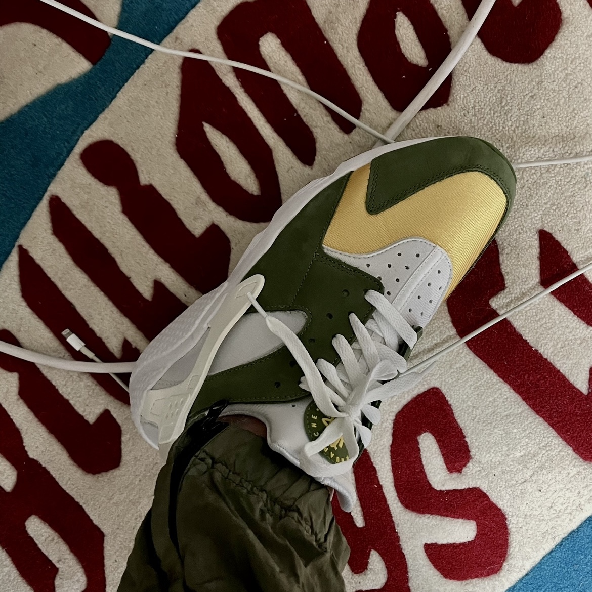 Nike x Stussy Air Huarache LE Dark Olive 착용 스타일 - 1