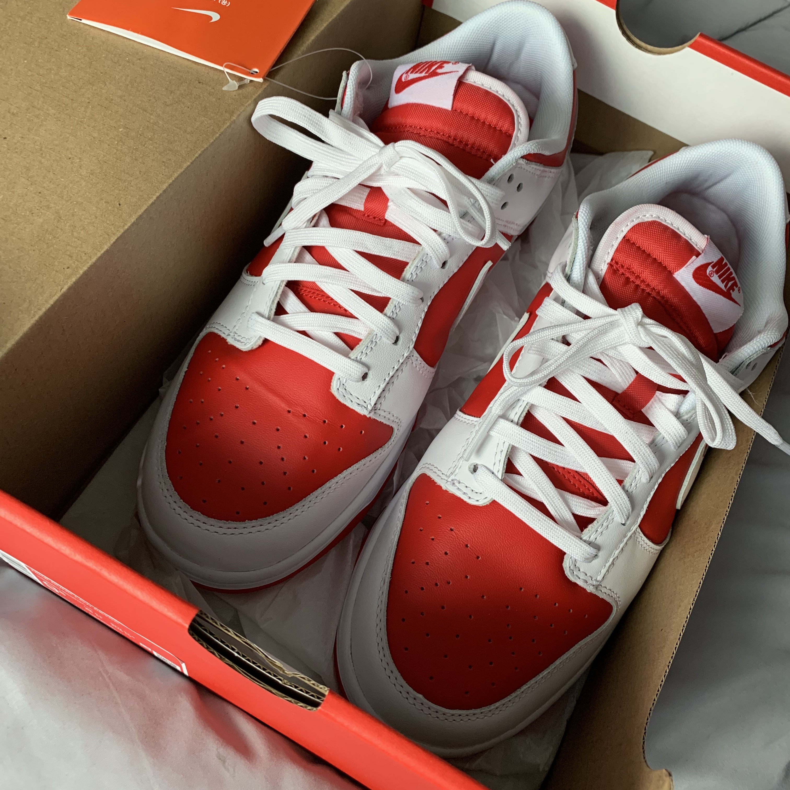 Nike Dunk Low Retro Championship Red 착용 스타일 - 1