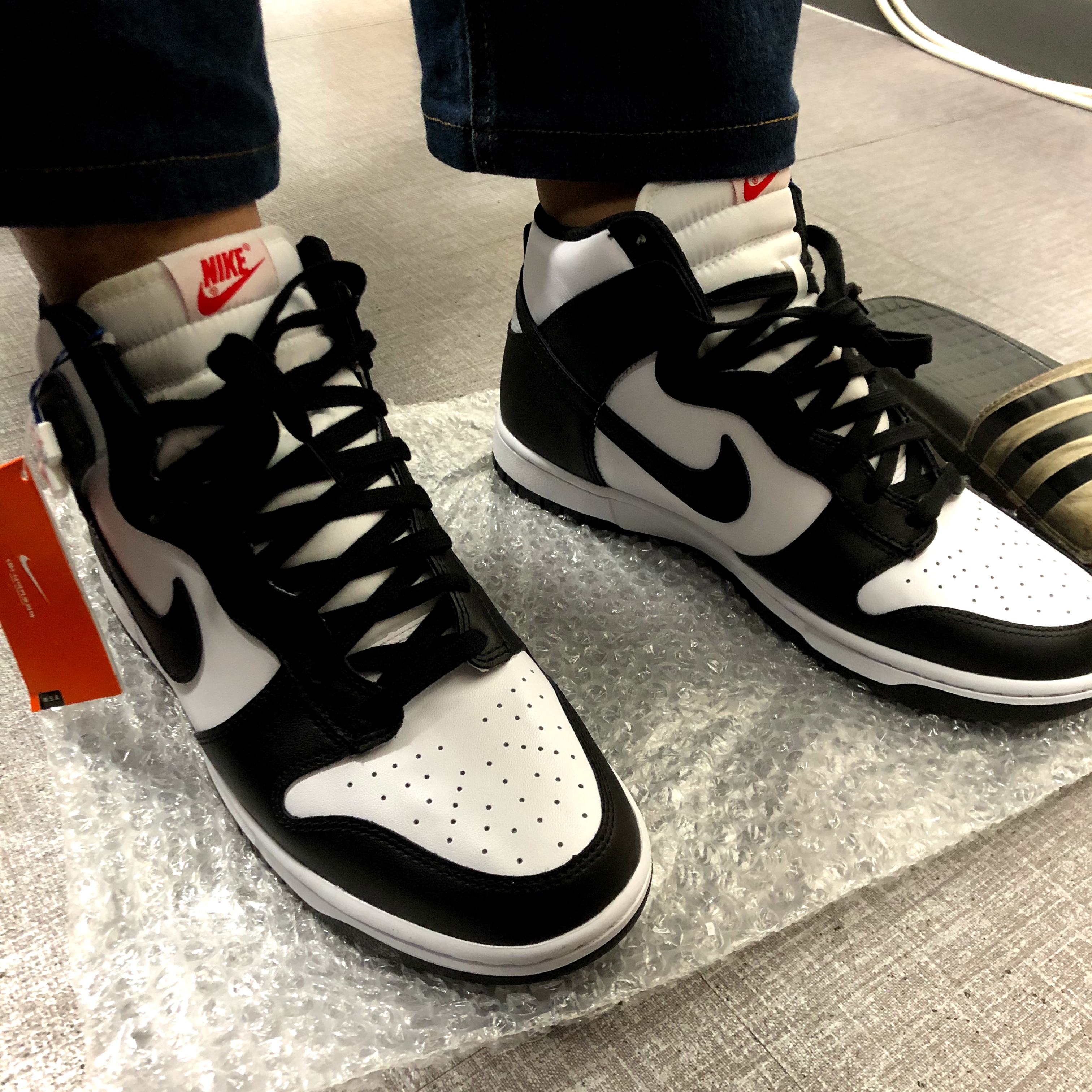 Nike Dunk High Retro Black and White 착용 스타일