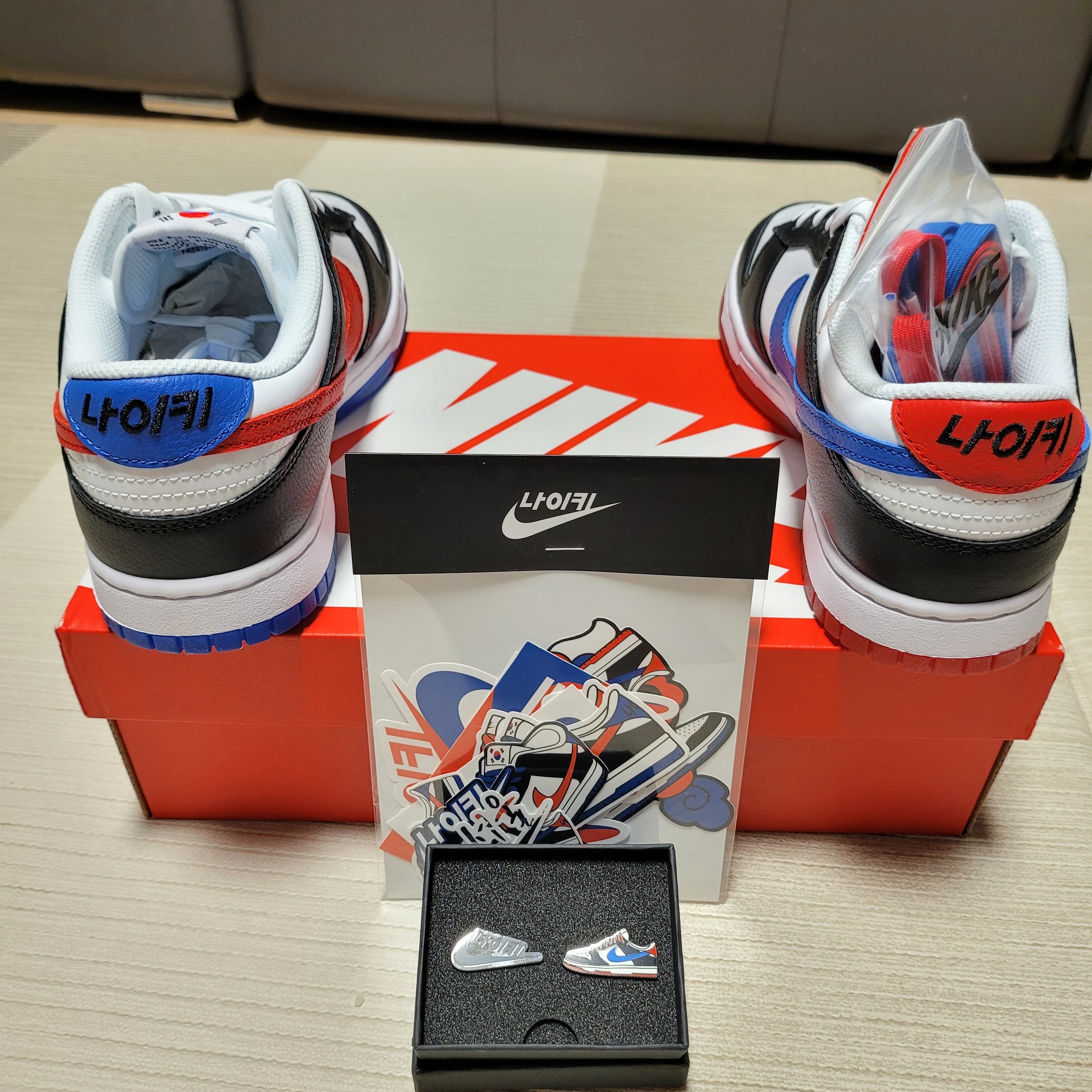 Nike Dunk Low SE Seoul (With Special Gift) 착용 스타일 - 3