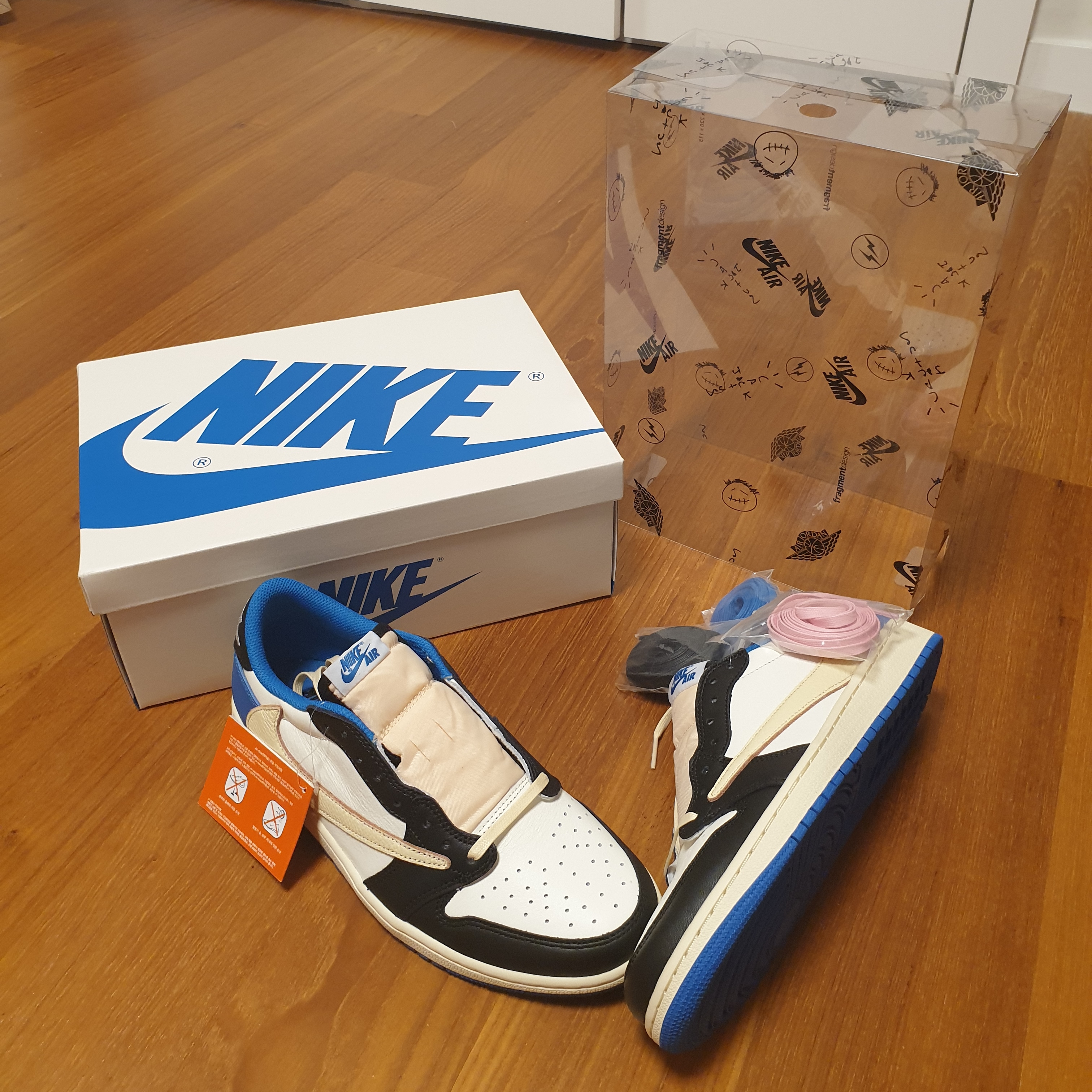 Jordan 1 x Travis Scott x Fragment Retro Low OG SP Military Blue 착용 스타일 - 2