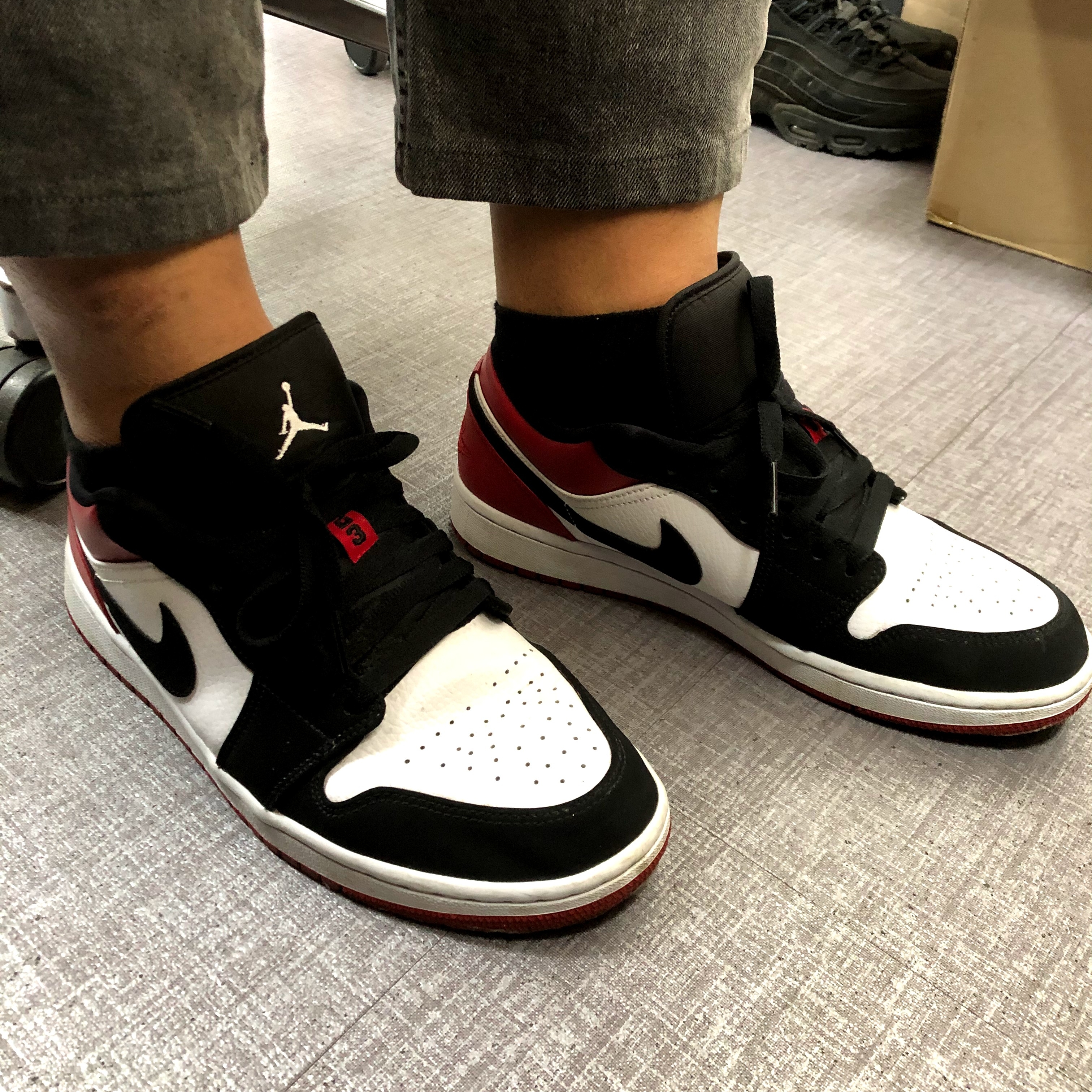 Jordan 1 Low Black Toe 착용 스타일