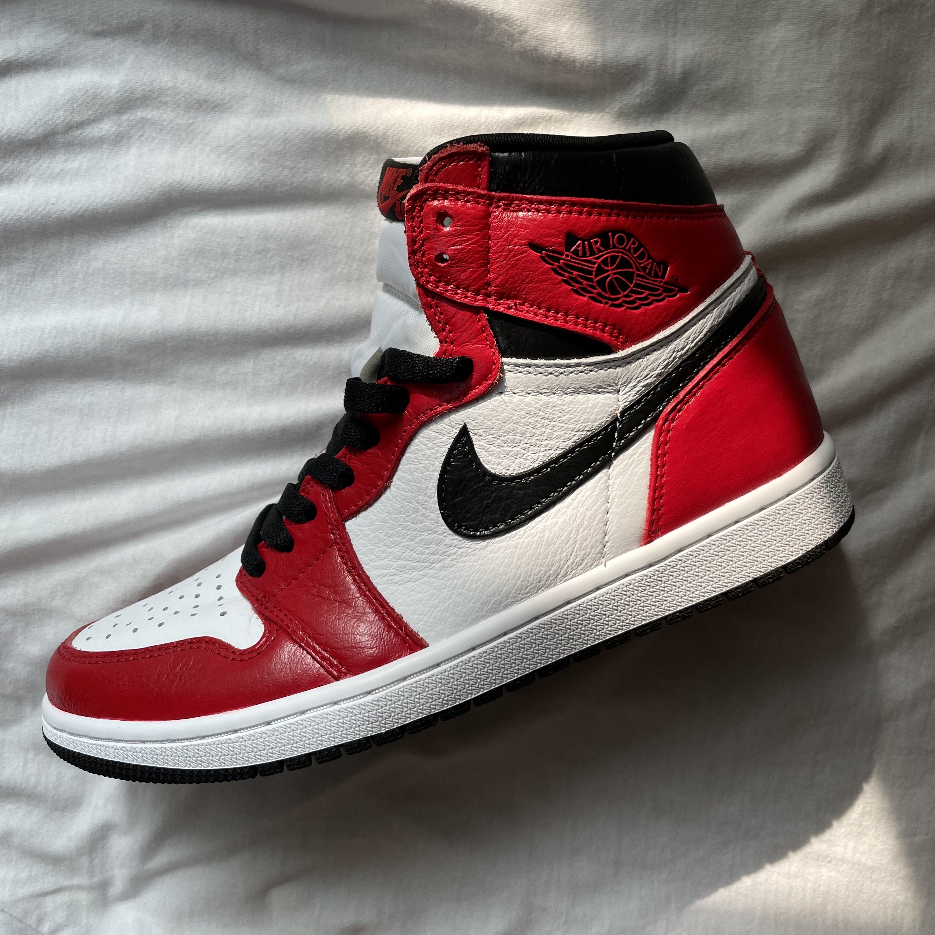 Jordan 1 Retro High OG Light Fusion Red 착용 스타일 - 2