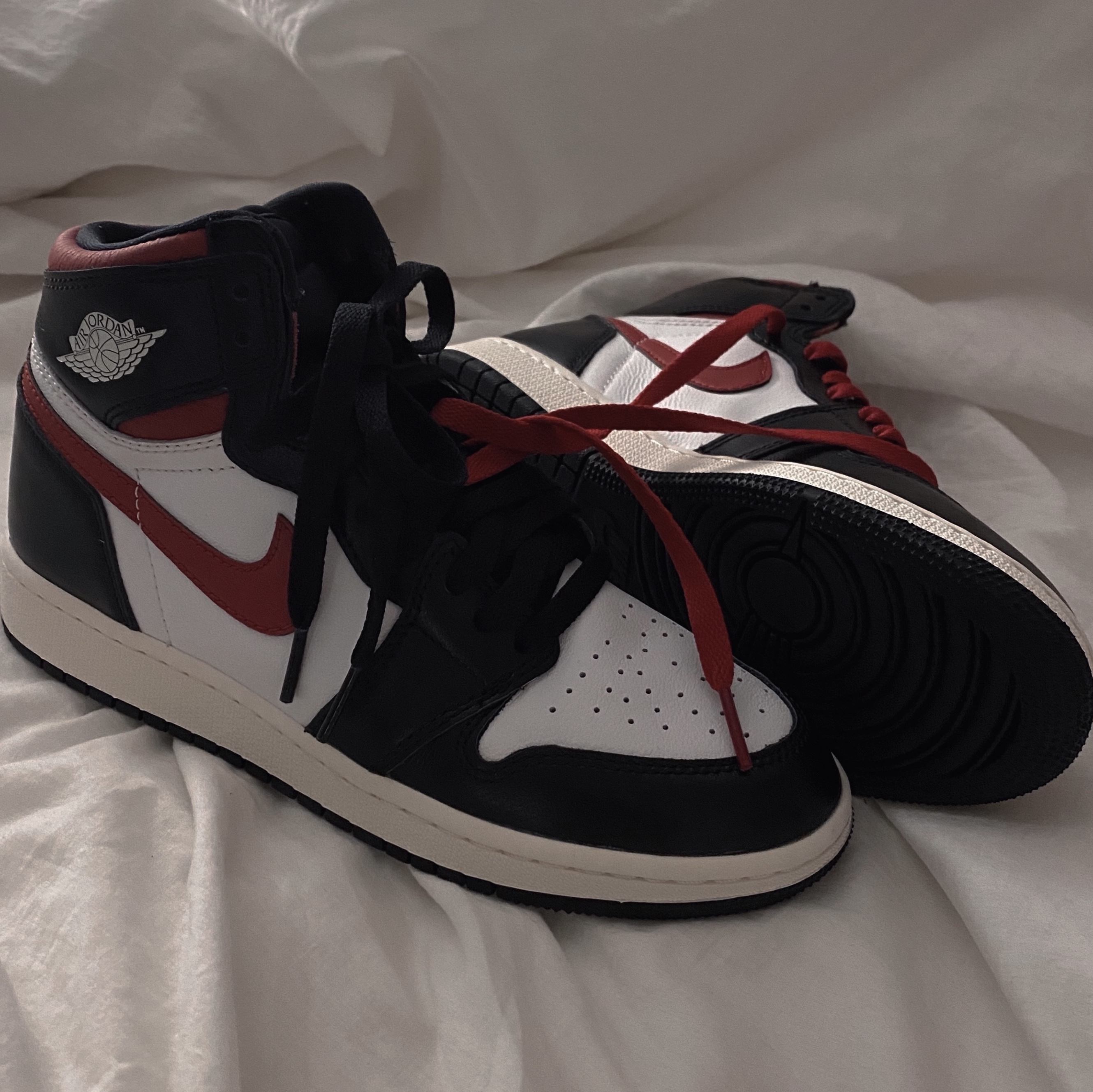 Jordan 1 Retro High OG Gym Red, (GS) Jordan 1 Retro High OG Gym Red 착용 스타일 - 3