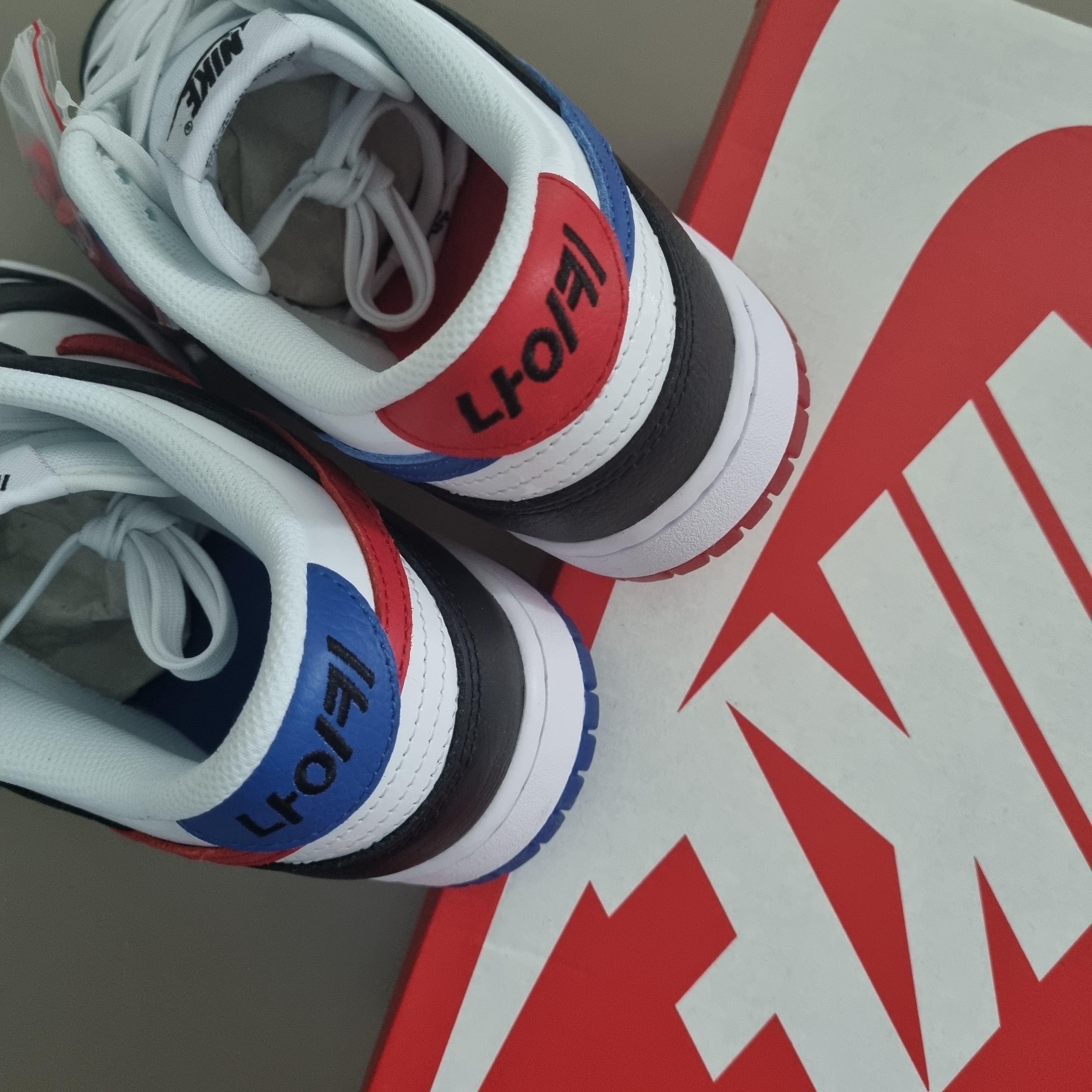 Nike Dunk Low SE Seoul (With Special Gift) 착용 스타일 - 2