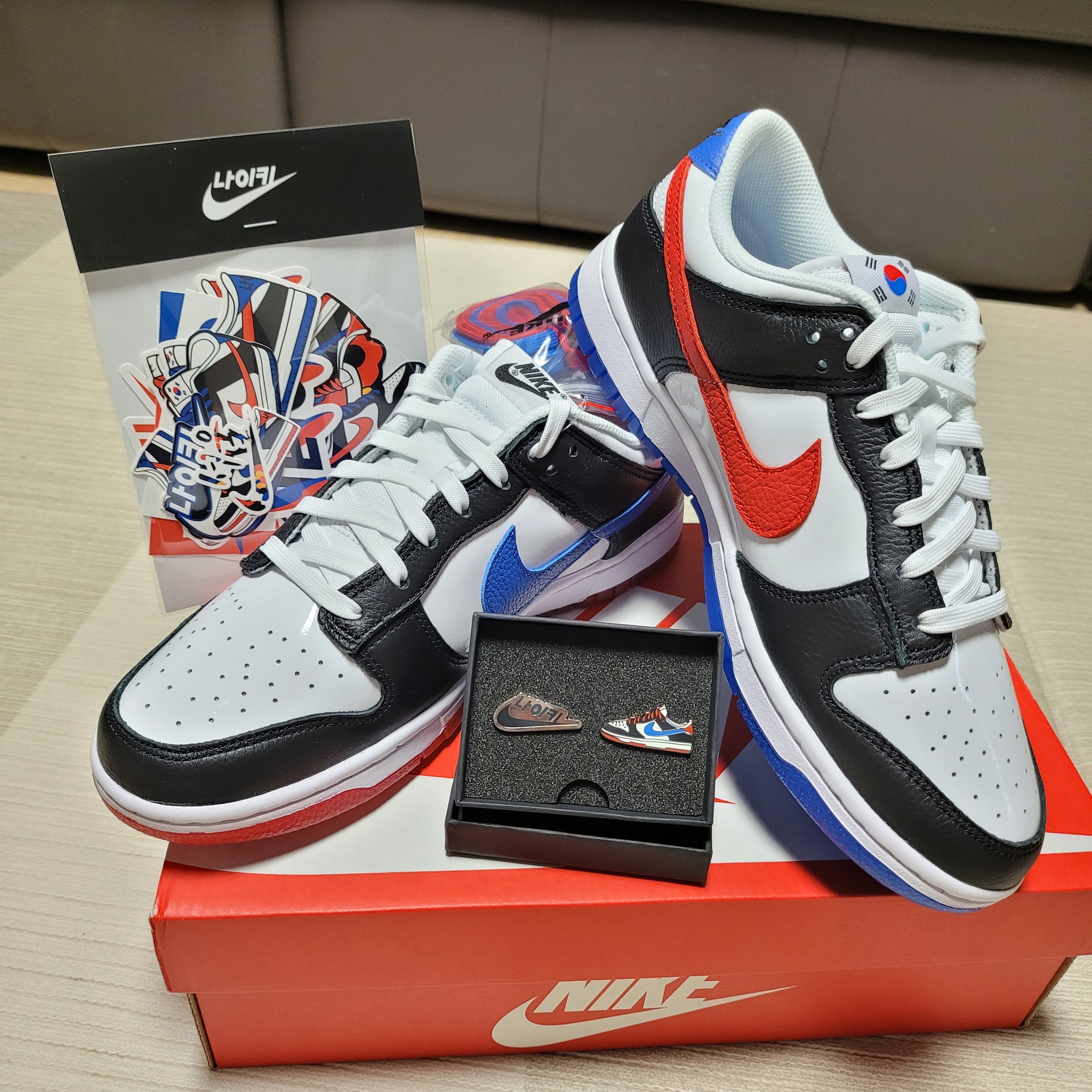 Nike Dunk Low SE Seoul (With Special Gift) 착용 스타일 - 2
