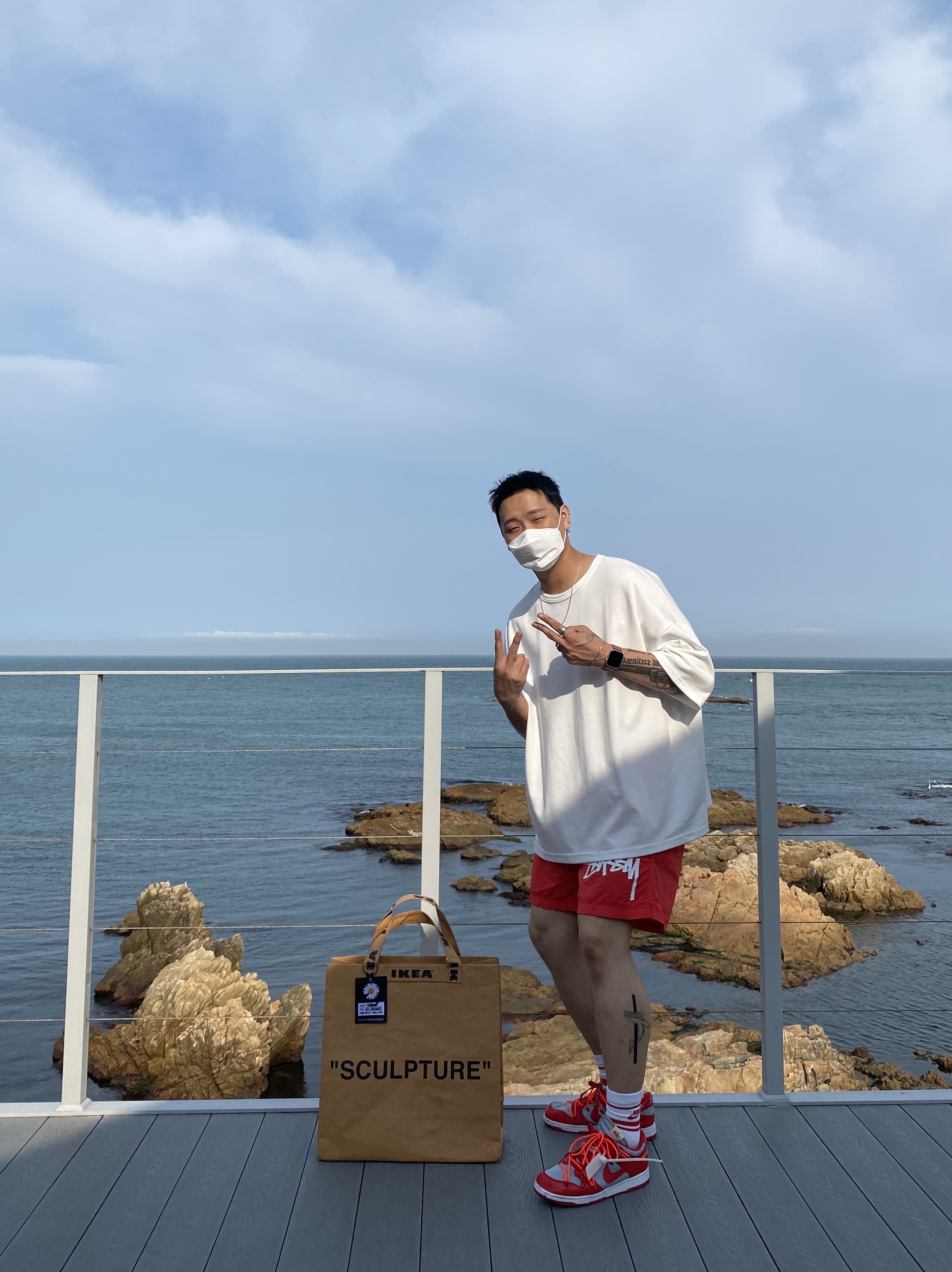 Nike x Stussy Water Shorts Habanero Red, Nike x Off-White Dunk Low University Red 착용 스타일