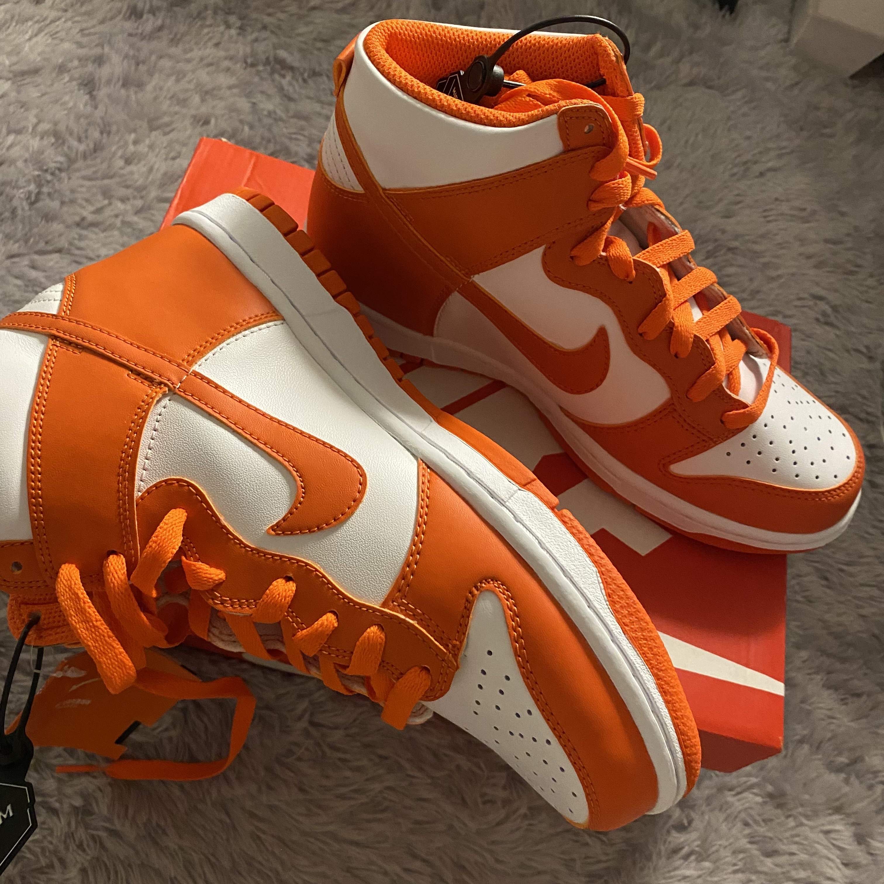 (GS) Nike Dunk High Orange Blaze 착용 스타일 - 1