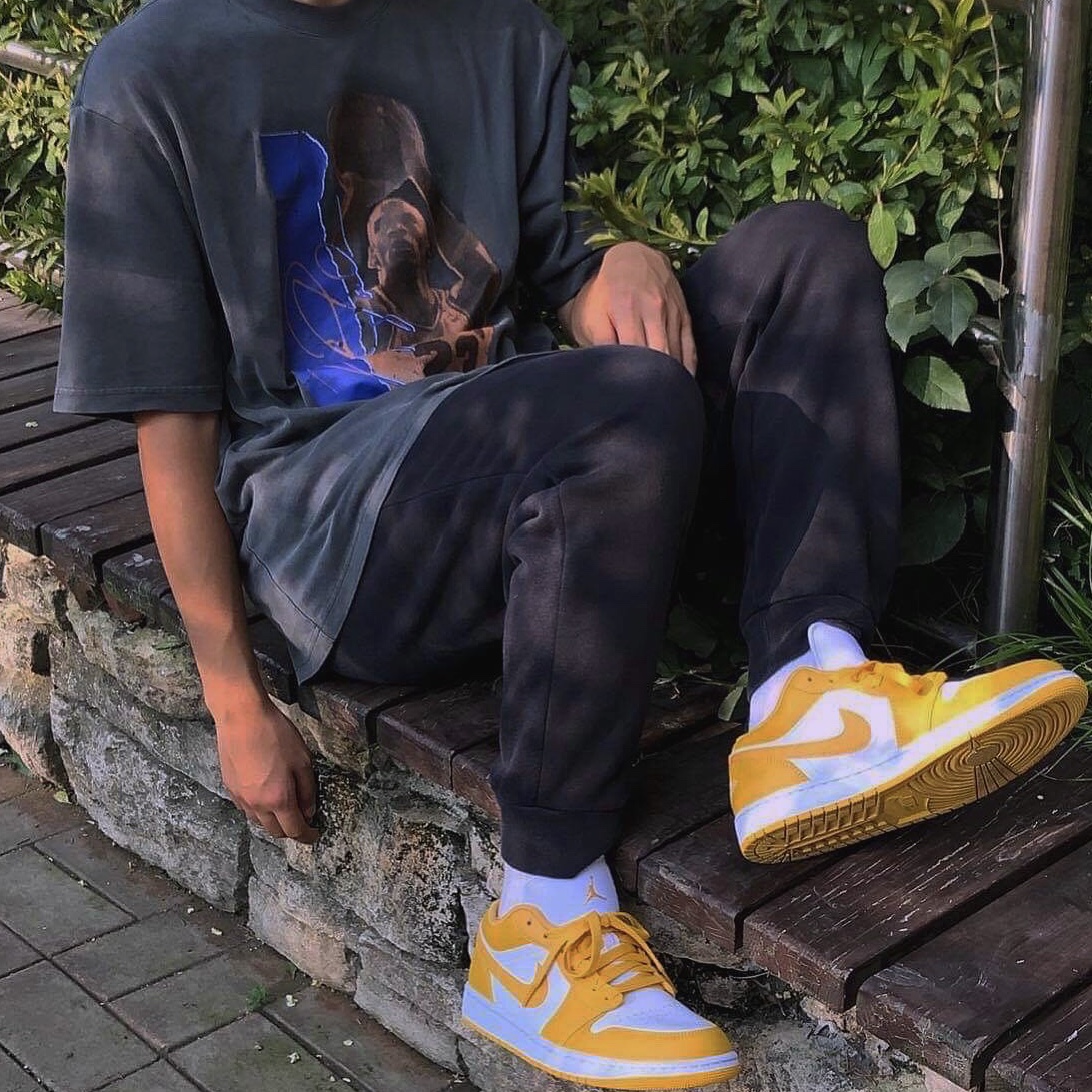 Jordan 1 Low Pollen 착용 스타일
