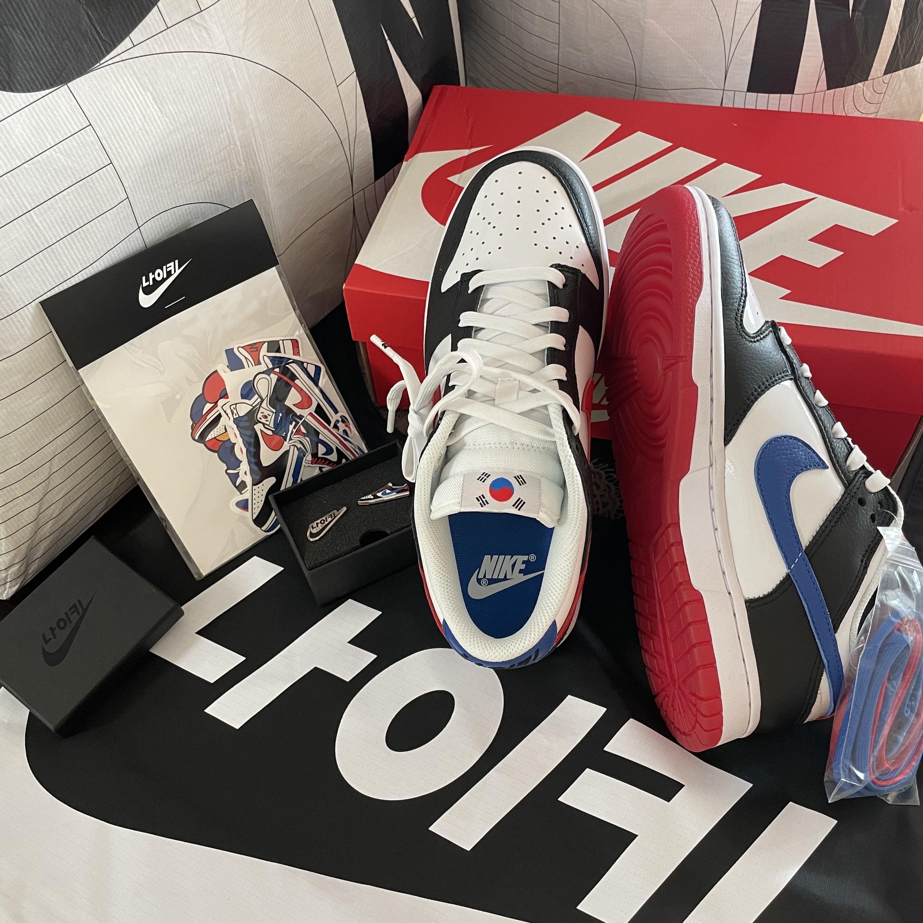 Nike Dunk Low SE Seoul (With Special Gift) 착용 스타일