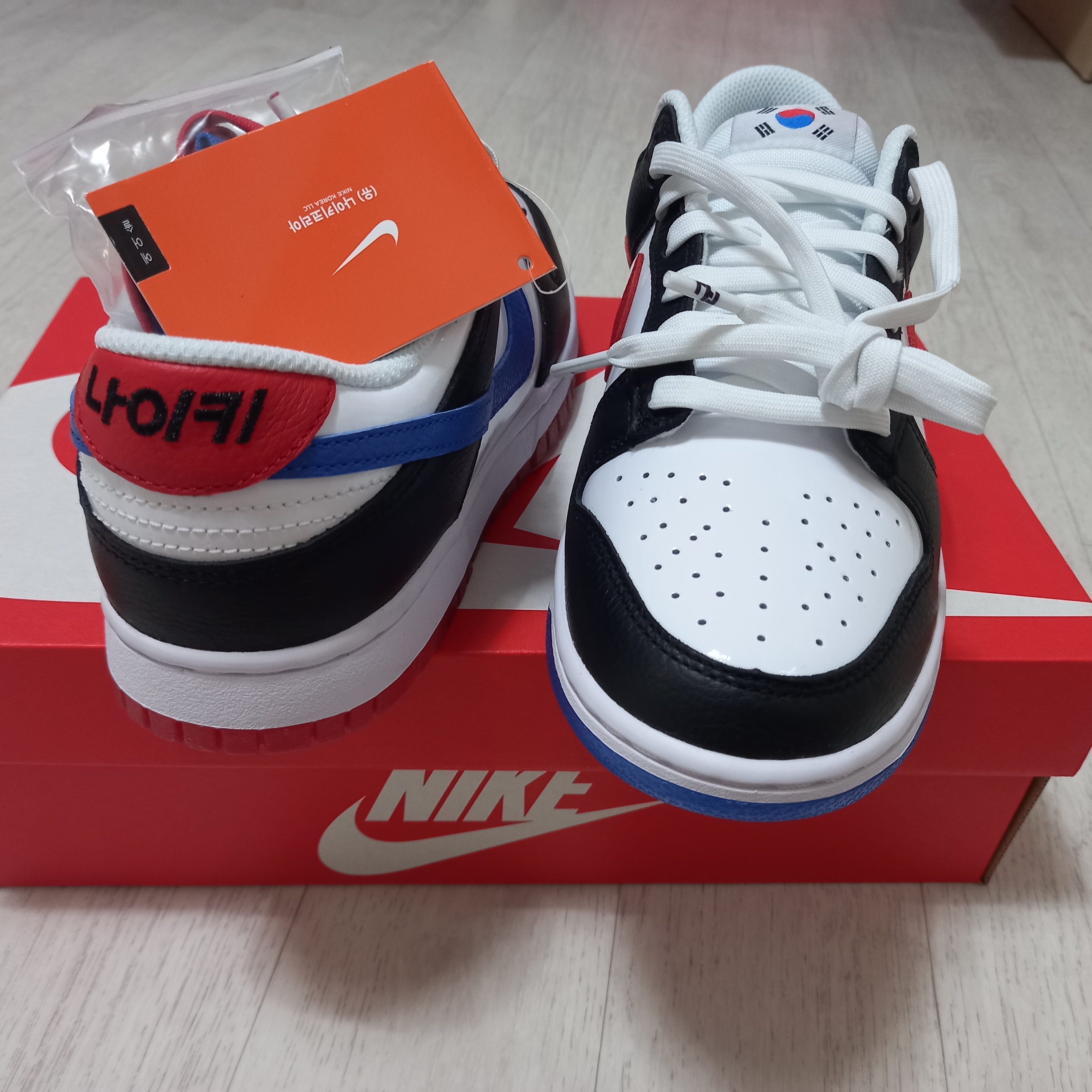 Nike Dunk Low SE Seoul 착용 스타일