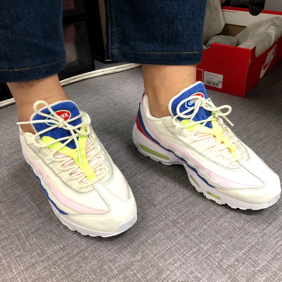 (W) Nike Air Max 95 Corduroy Panache 착용 스타일