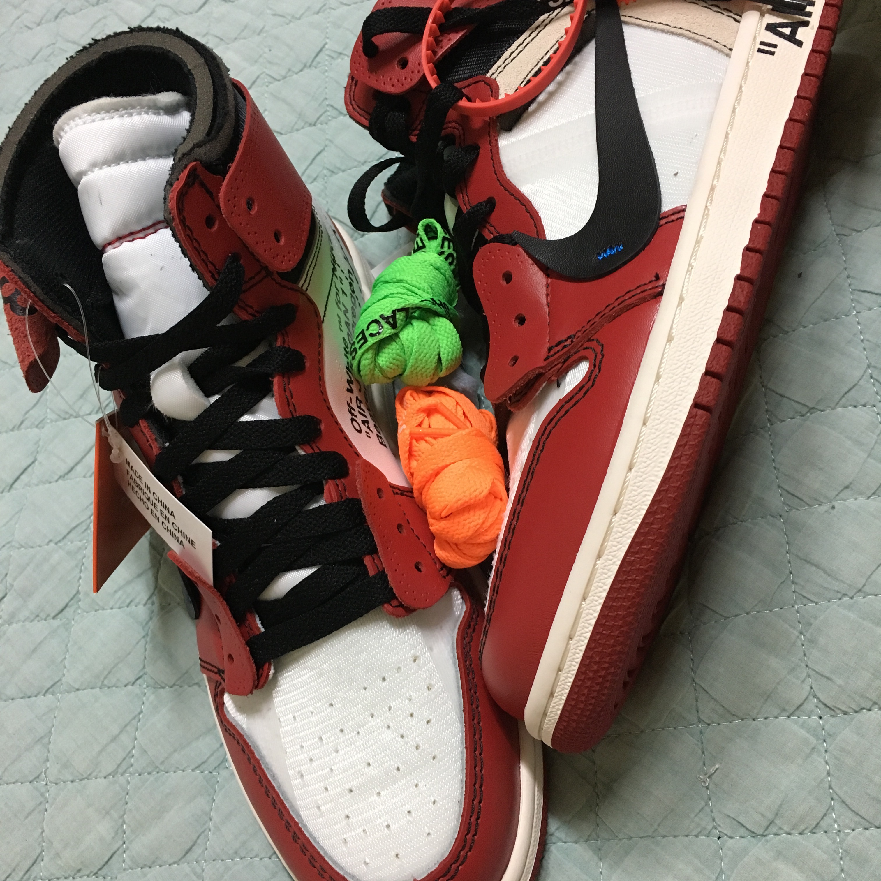 Jordan 1 x Off-White Retro High Chicago The Ten 착용 스타일 - 2